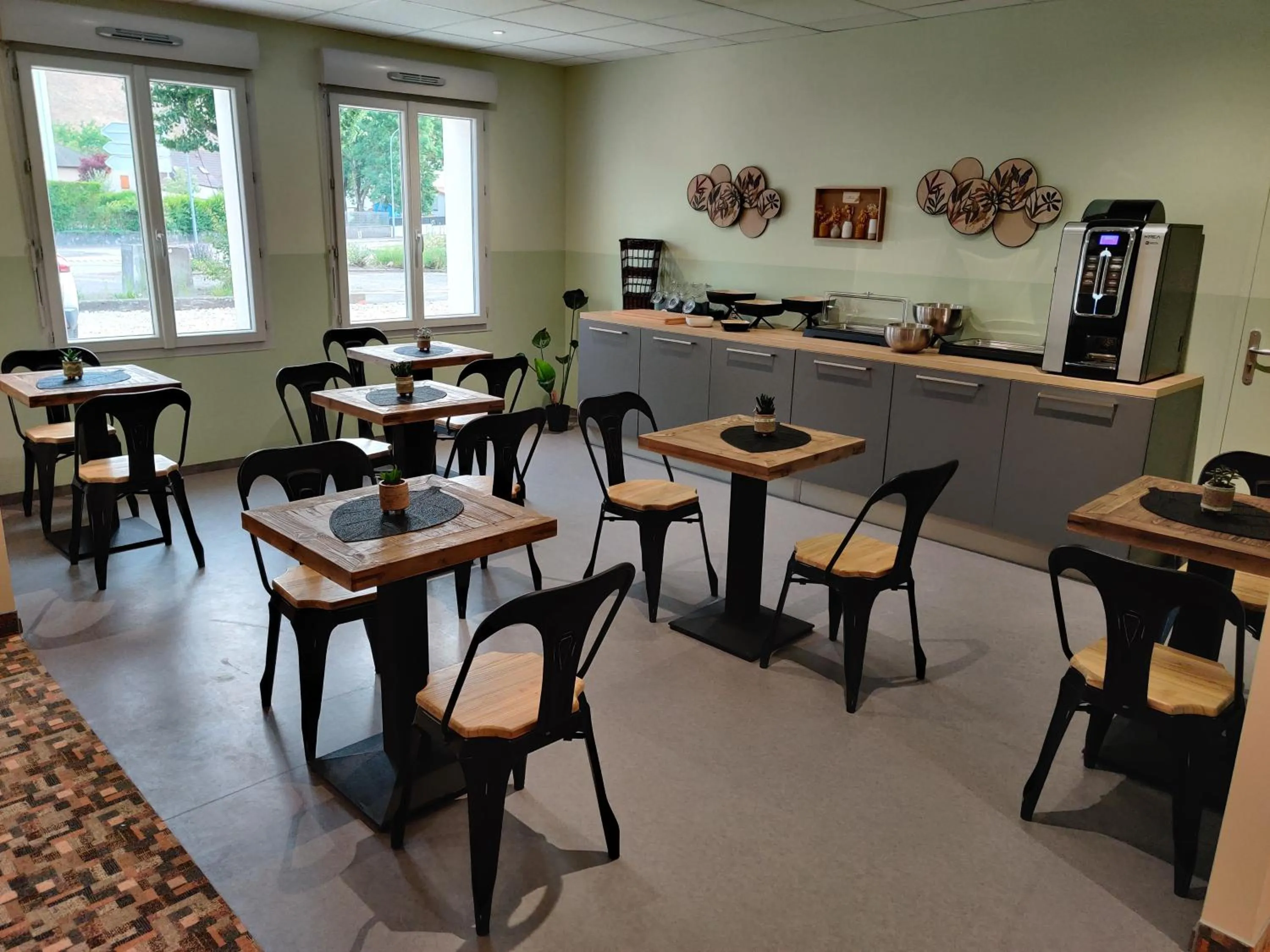 Breakfast in Hôtel de la Tour