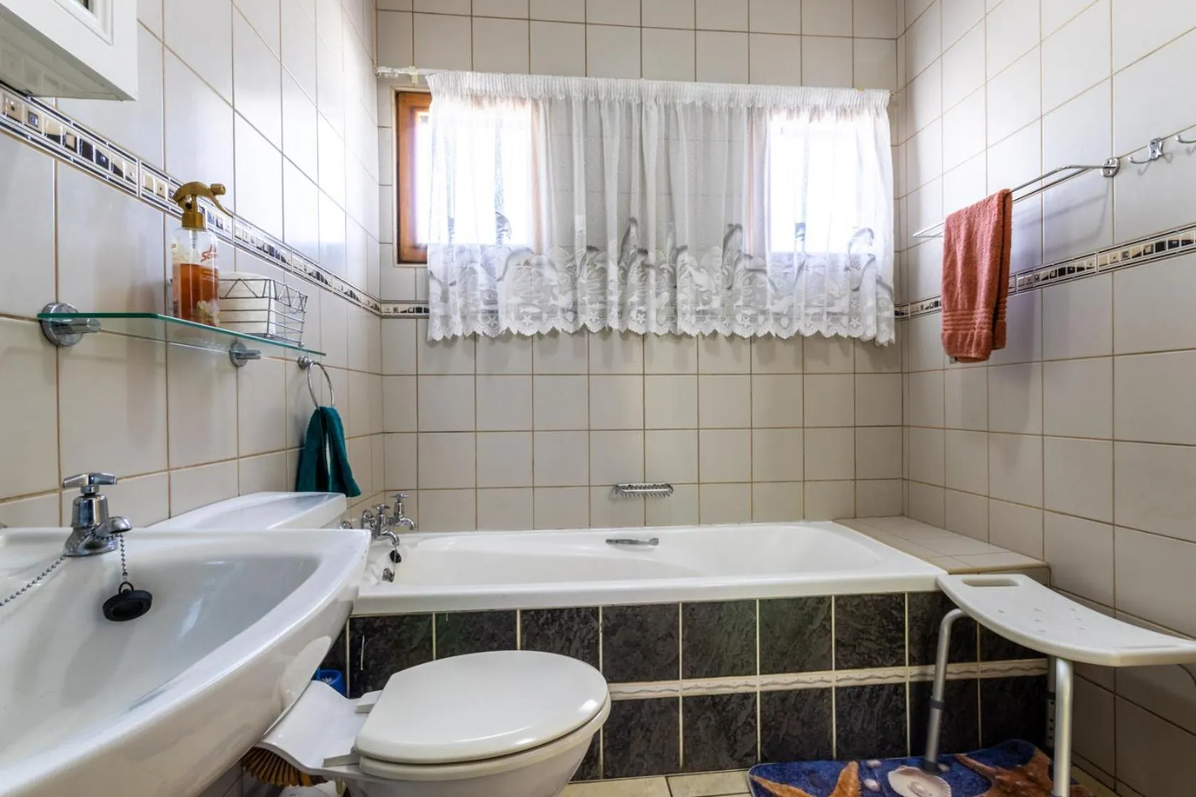 Bathroom in The Bridge 38