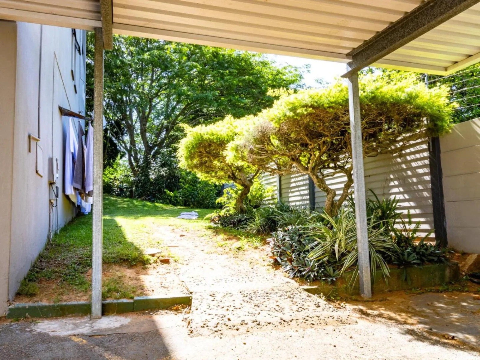 Facade/entrance in The Bridge 38