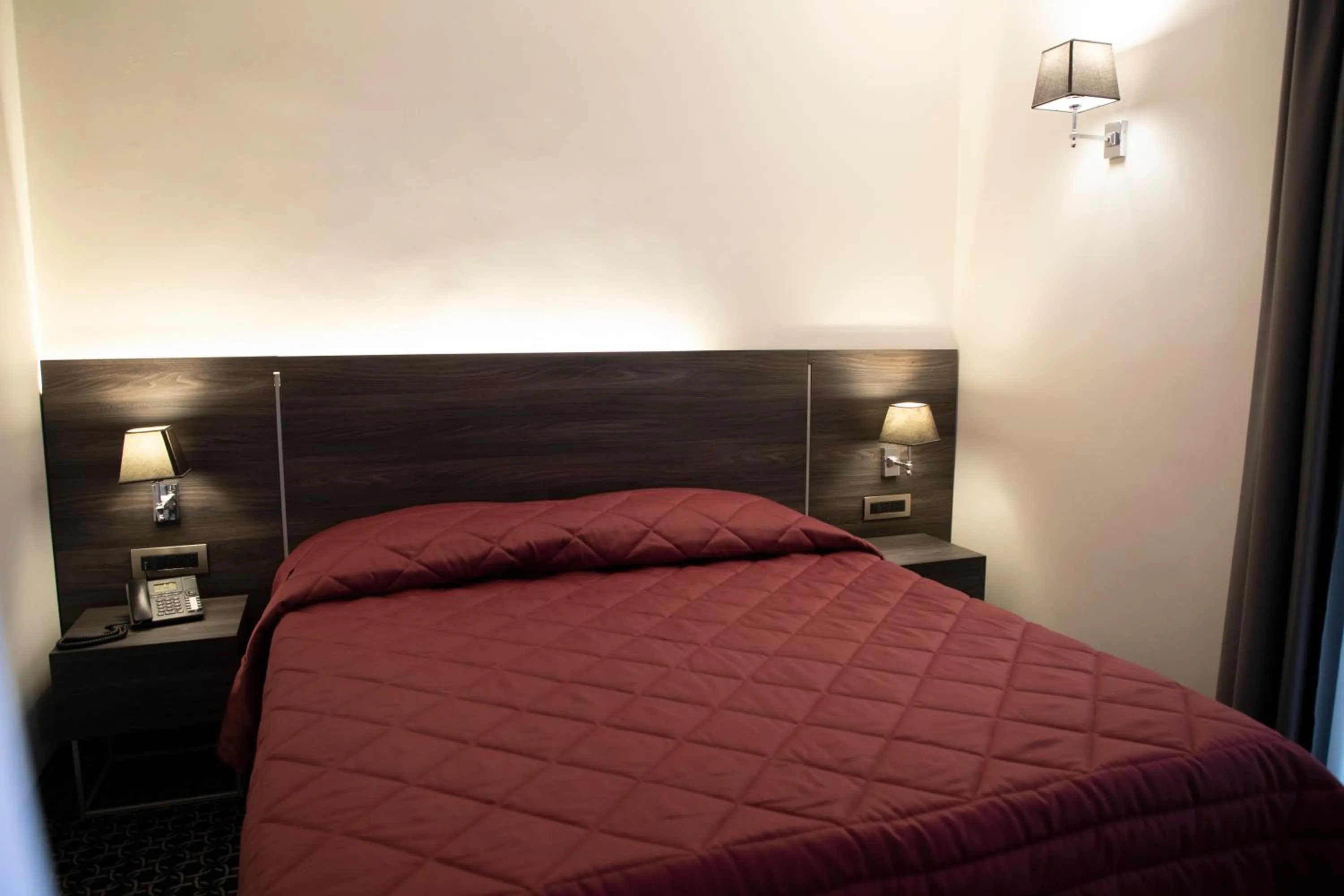 Bedroom, Bed in Gemelli Hotel