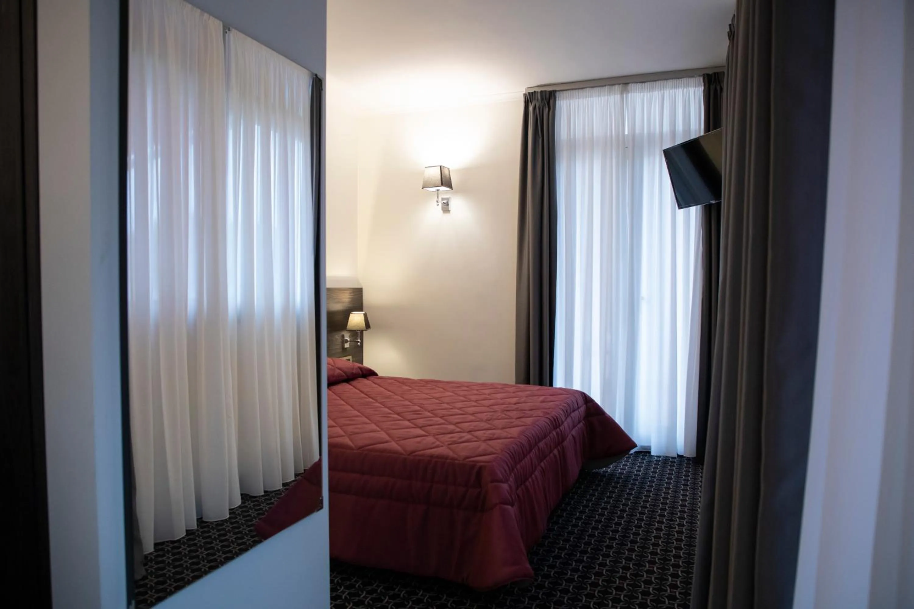 Bed in Gemelli Hotel