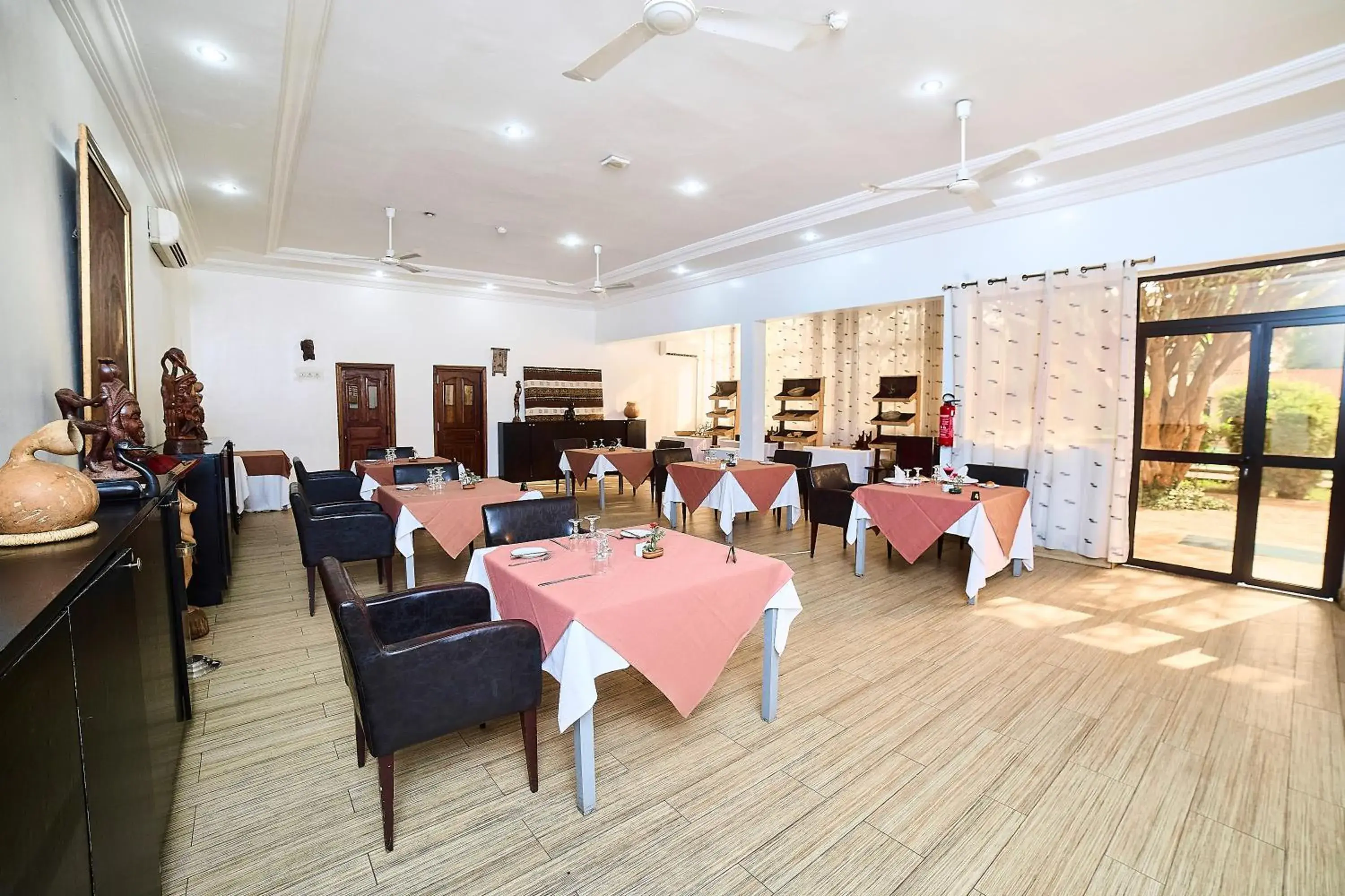 Restaurant/places to eat in Dunia Hotel Bamako Centre Restaurant/places to eat in Dunia Hotel Bamako Centre