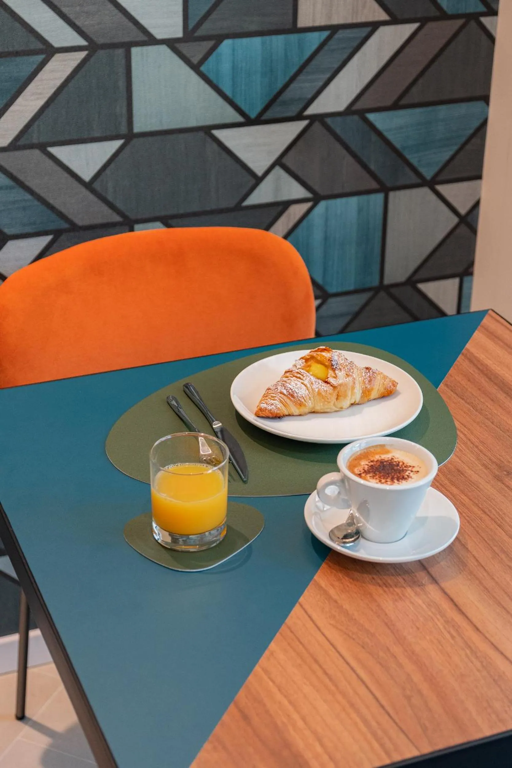 Continental breakfast in Boutique Hotel Martini 17