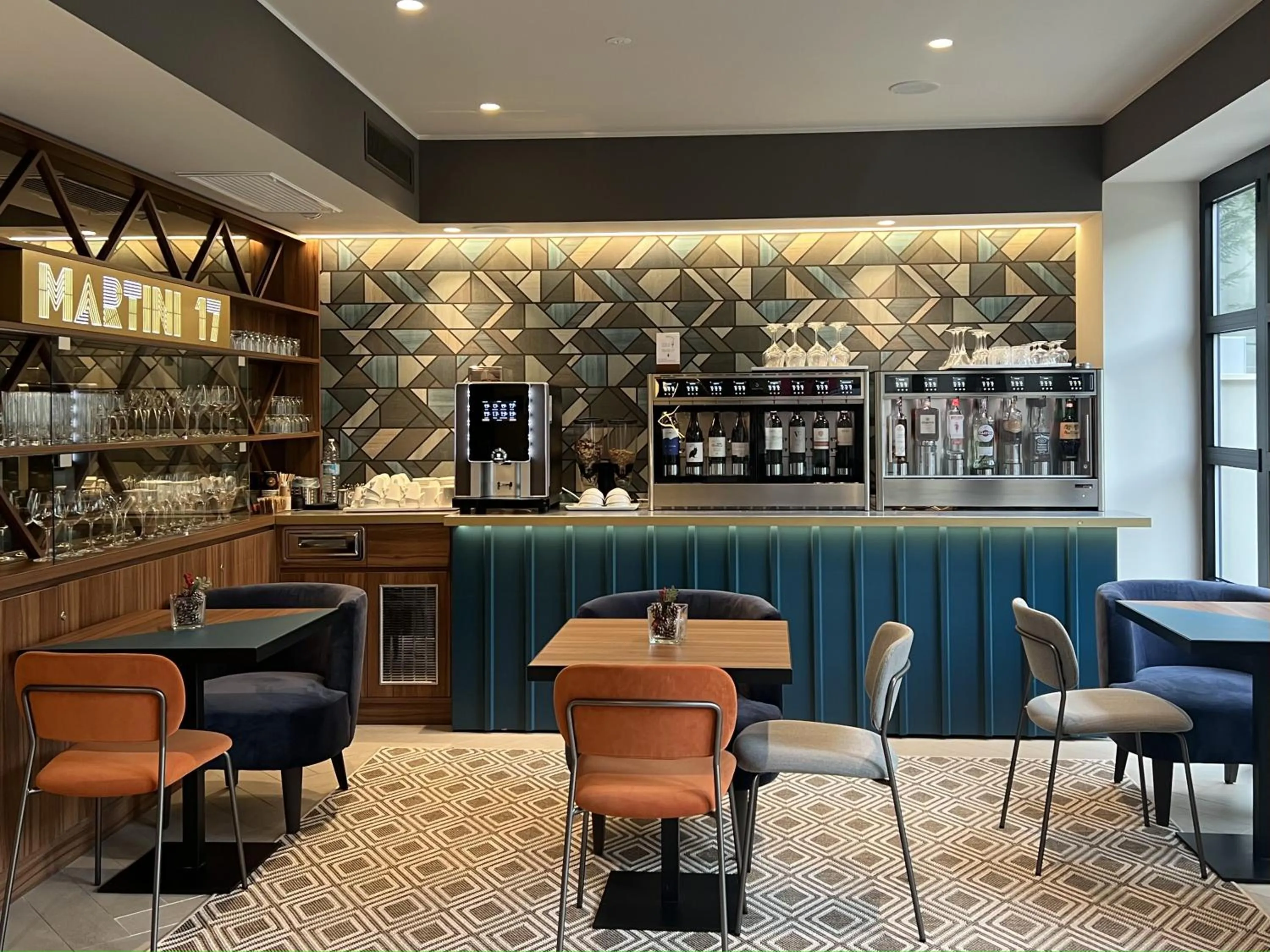 Communal lounge/ TV room in Boutique Hotel Martini 17