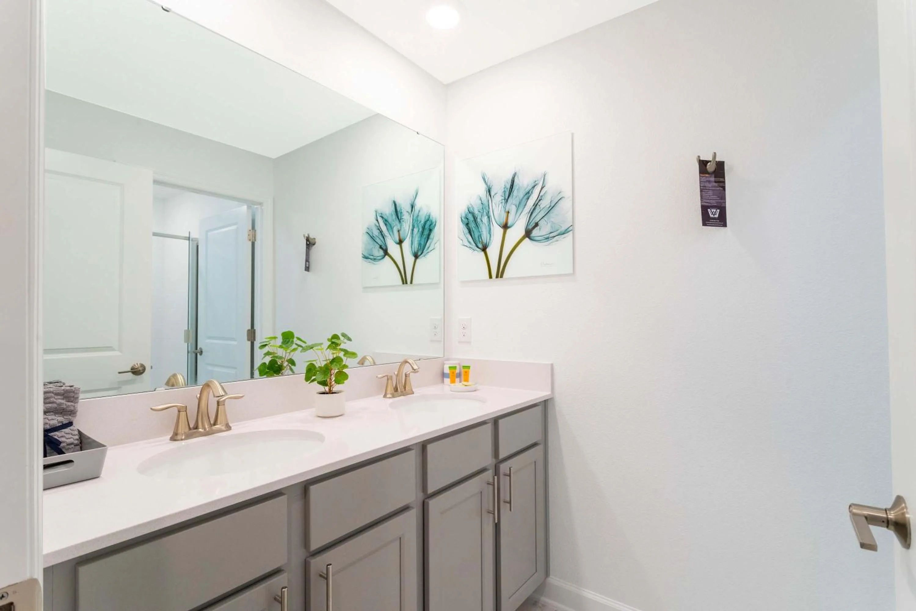 Splendid 4 Bd w/ Pool Close to Disney @ Champions Gate 1006