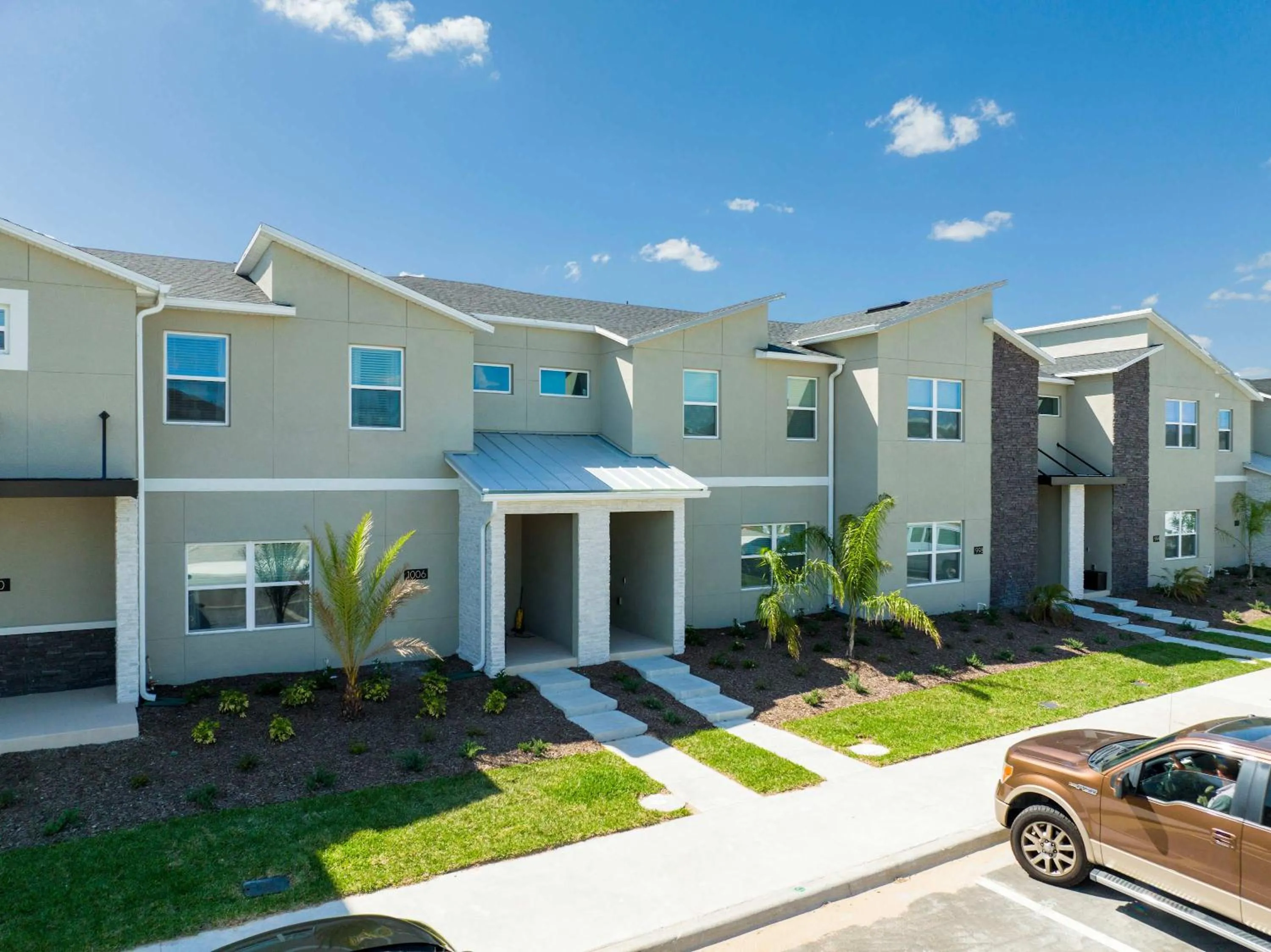 Splendid 4 Bd w/ Pool Close to Disney @ Champions Gate 1006