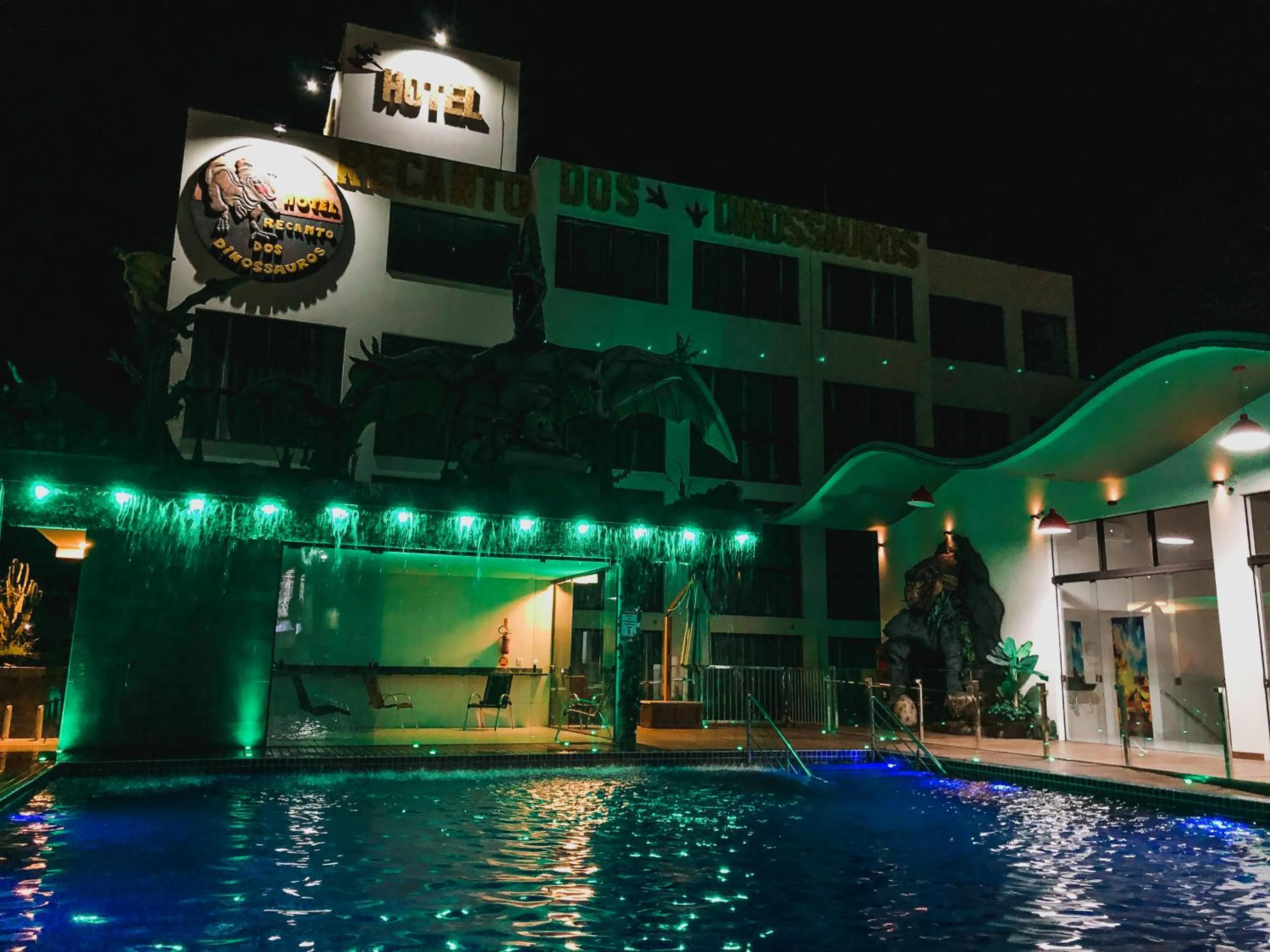 Property building in Hotel Recanto dos Dinossauros