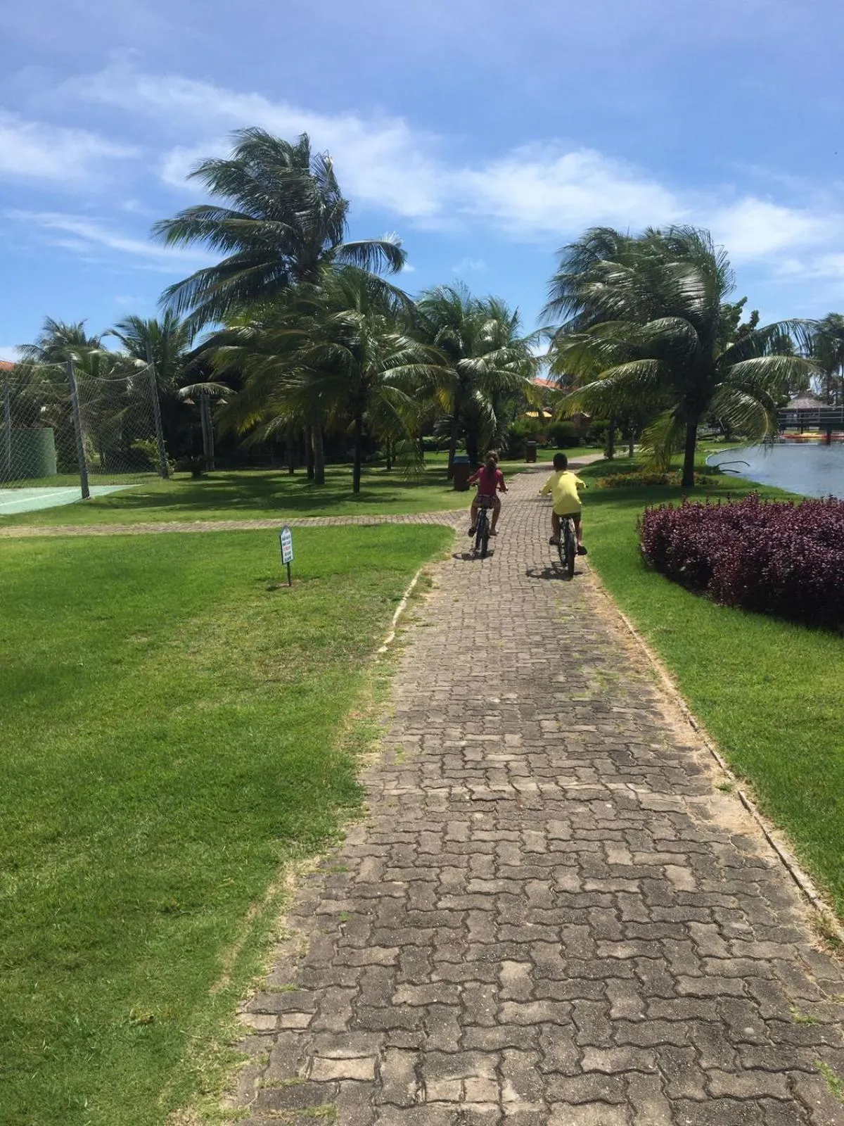 Cycling in Apartamento Aquaville Pé na areia e Água coco