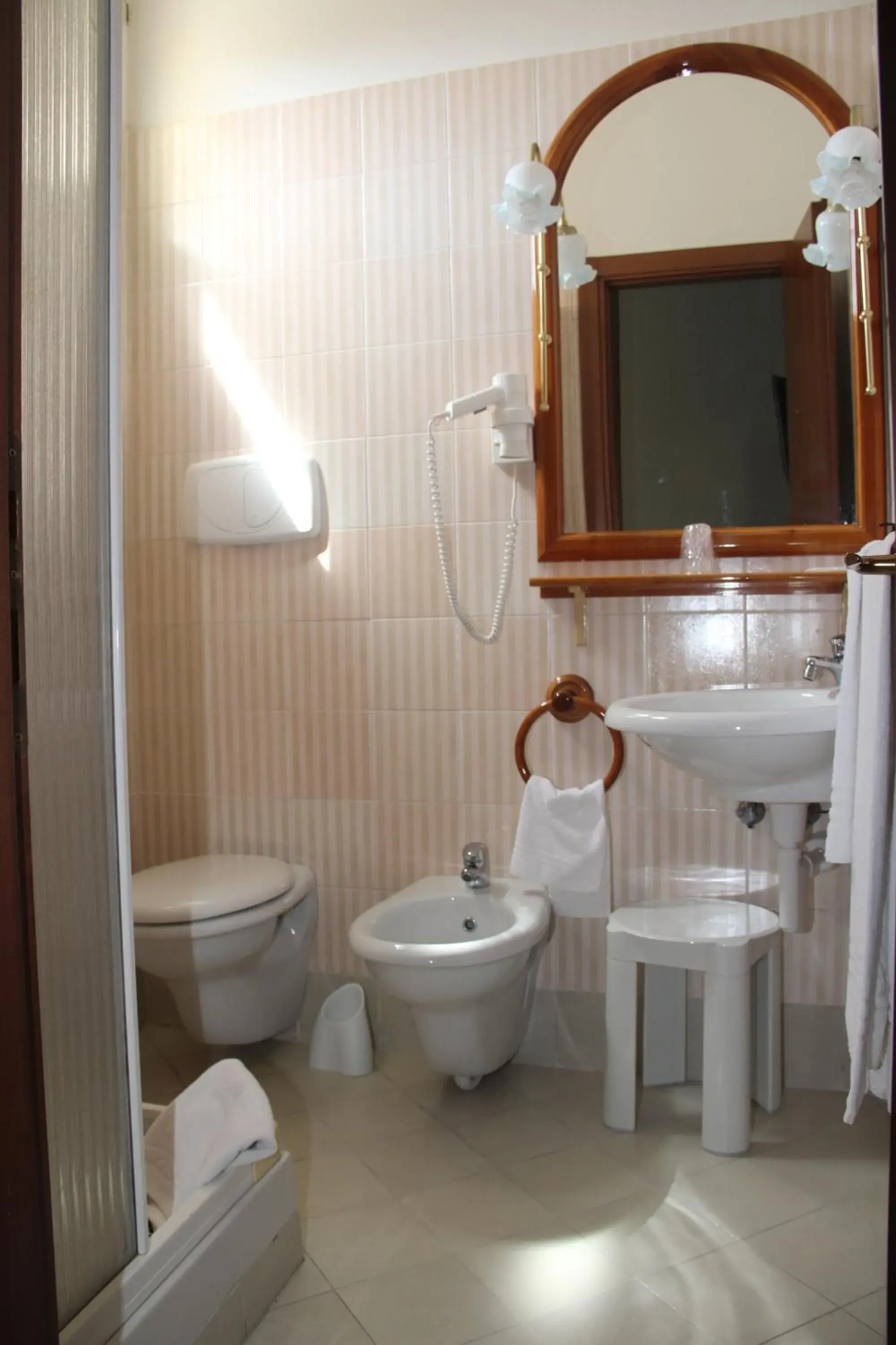 Large Twin Room in Hotel Geranio Rosso Large Twin Room in Hotel Geranio Rosso