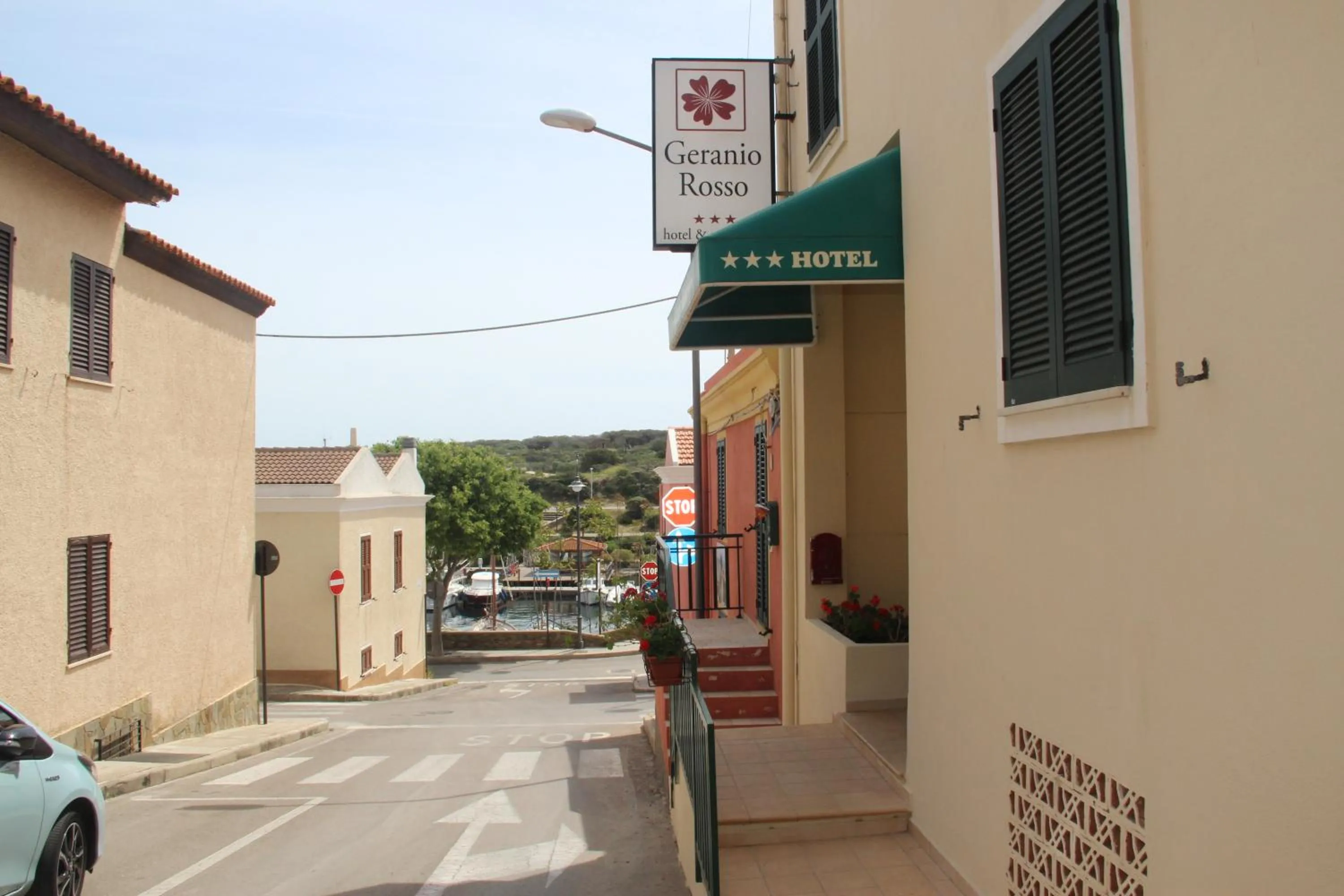 Property building in Hotel Geranio Rosso