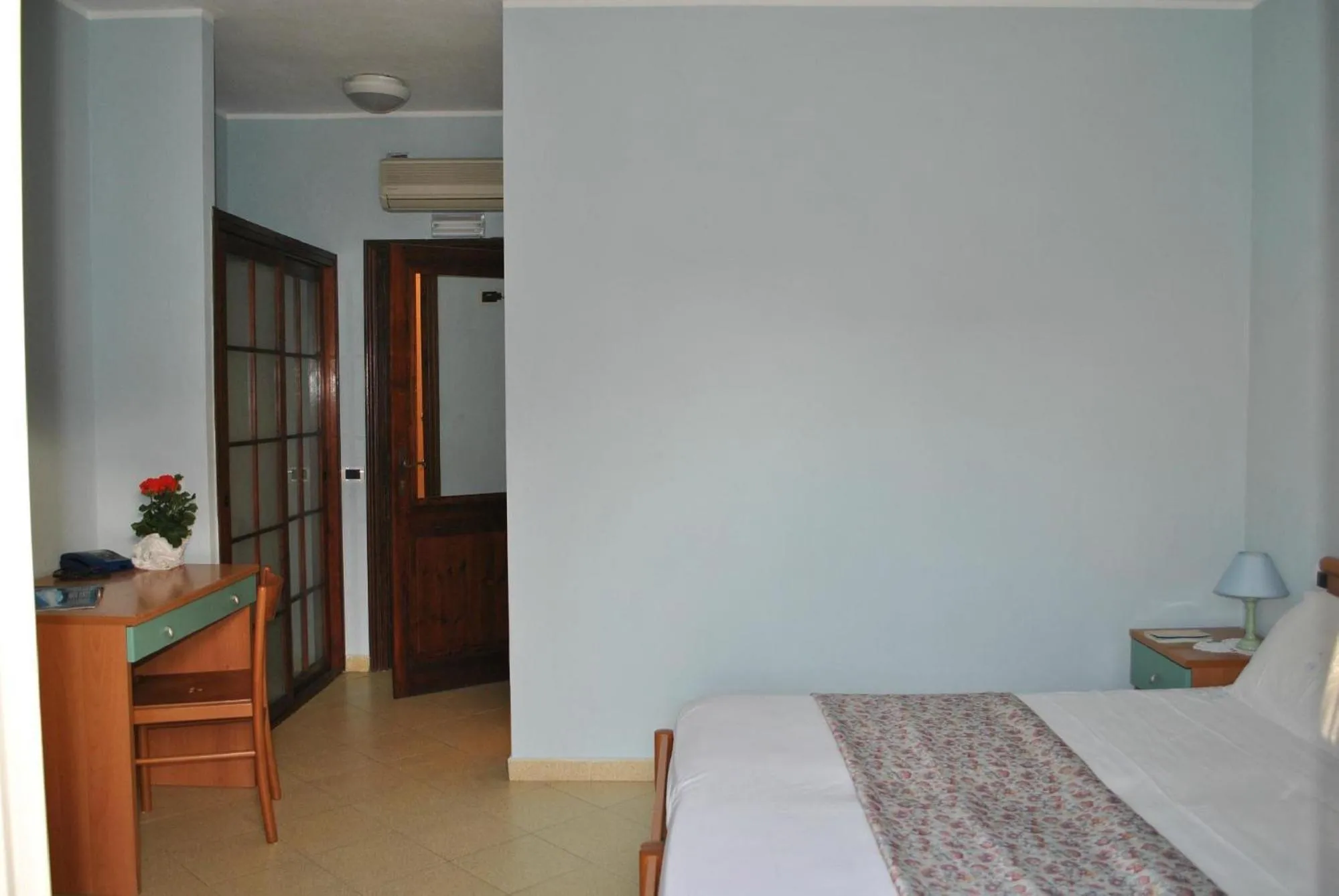 Bedroom, Bed in Hotel Geranio Rosso