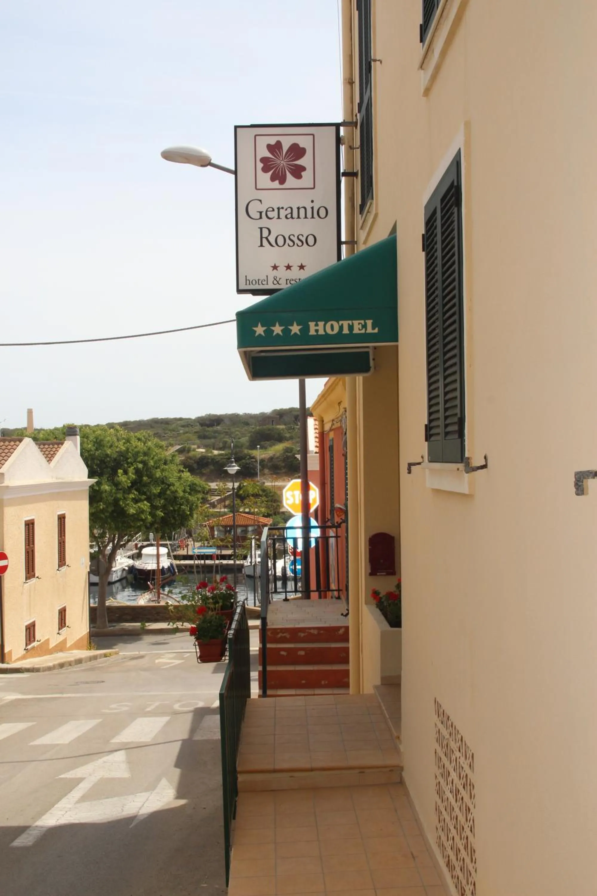 Property building in Hotel Geranio Rosso