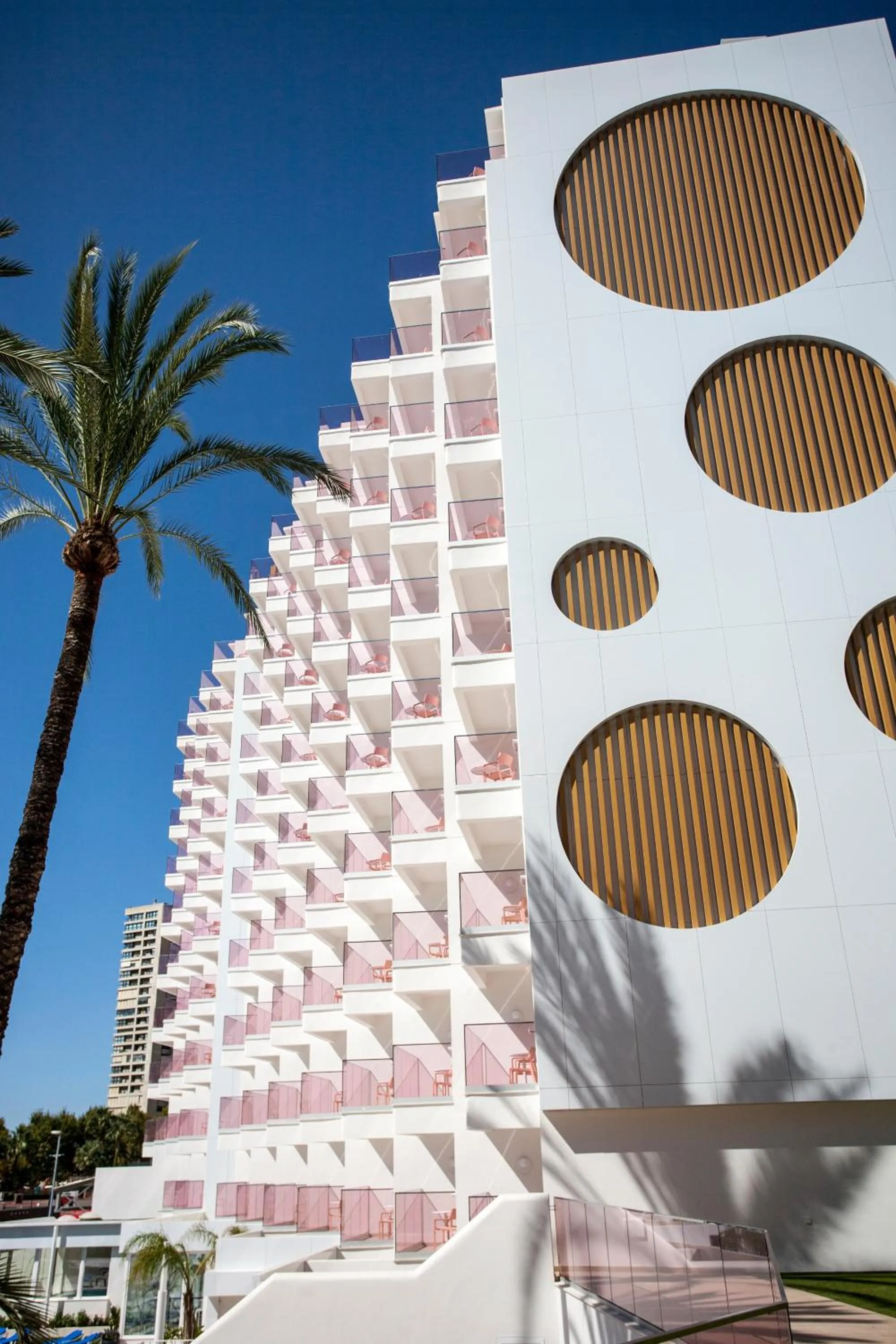 Property building in Ambassador Playa I