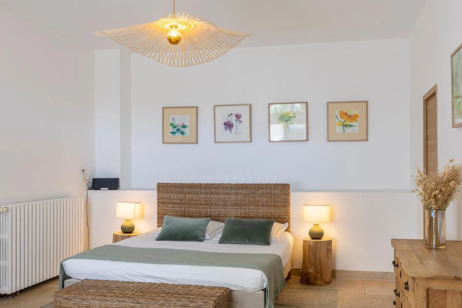 Photo of the whole room, Bed in Mas de Capelou