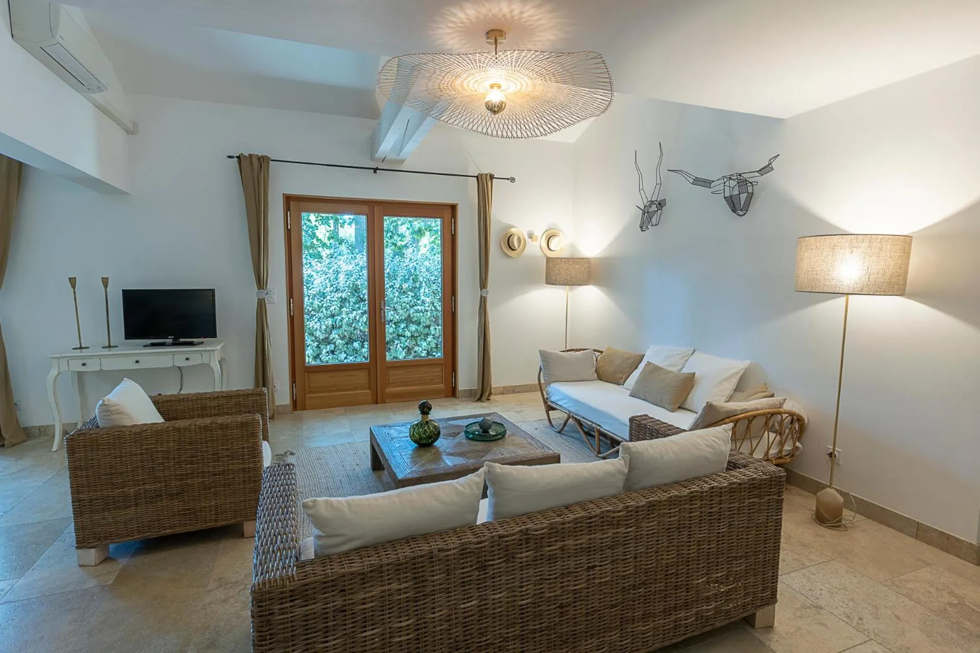 TV and multimedia in Mas de Capelou