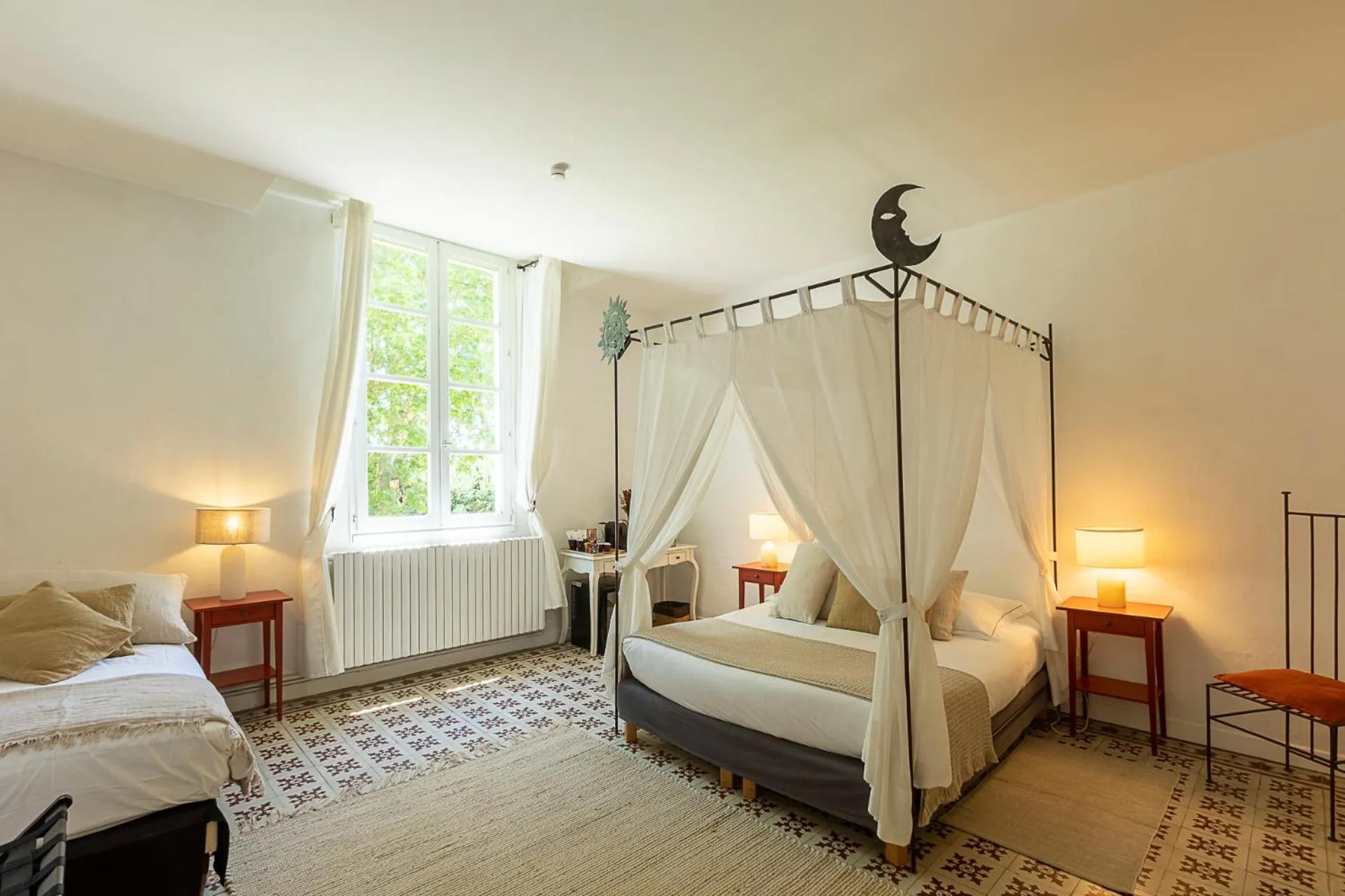 Bedroom, Bed in Mas de Capelou