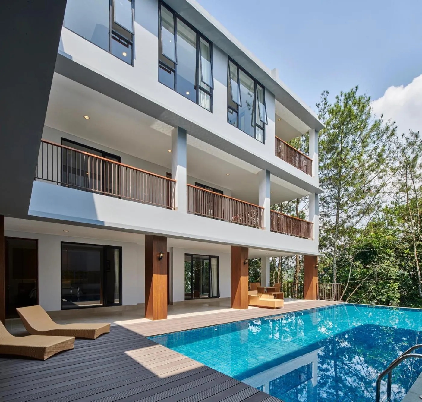 Swimming pool in Atsuka Hill View Villa 8 bedrooms with a private heated swimming pool