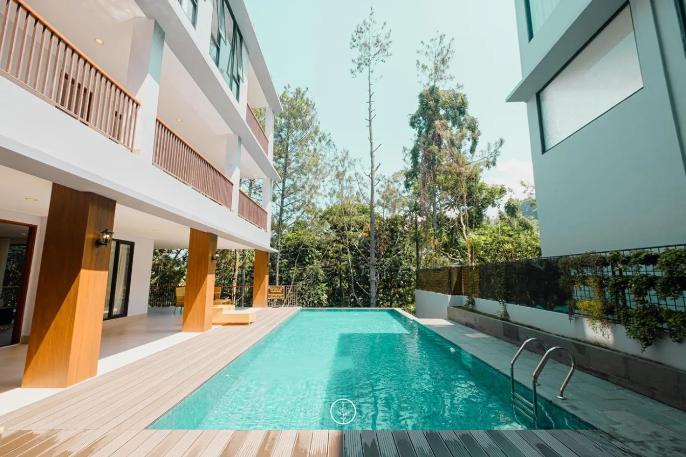 Swimming pool in Atsuka Hill View Villa 8 bedrooms with a private heated swimming pool