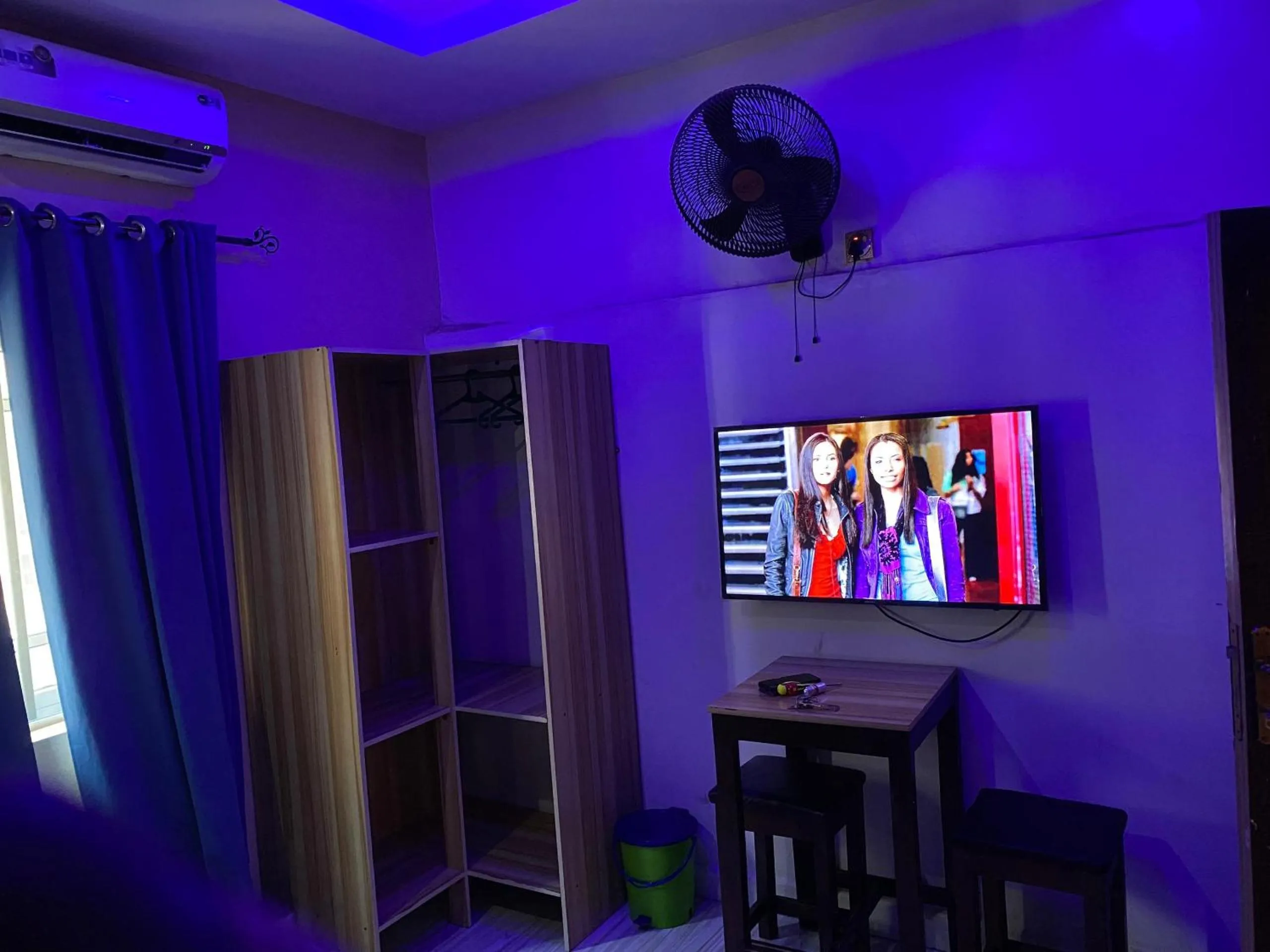 MTA Lounge and Leisures