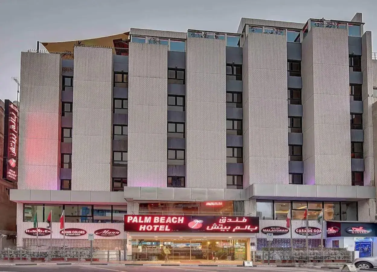 Property building in Palm Beach Hotel Property building in Palm Beach Hotel