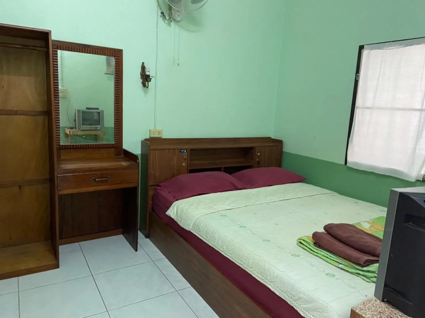 Bed in Peace of Love Pai