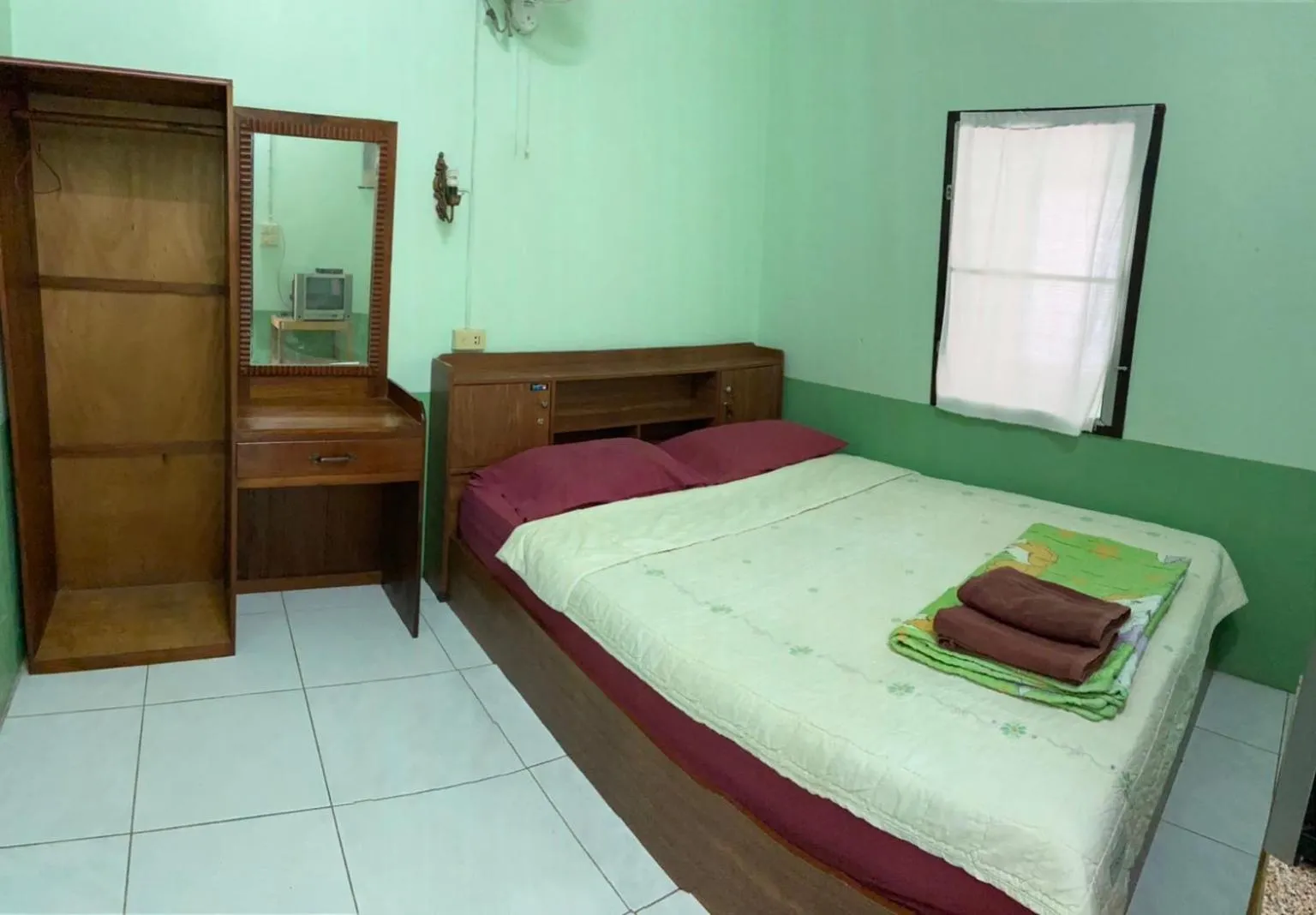 Bed in Peace of Love Pai