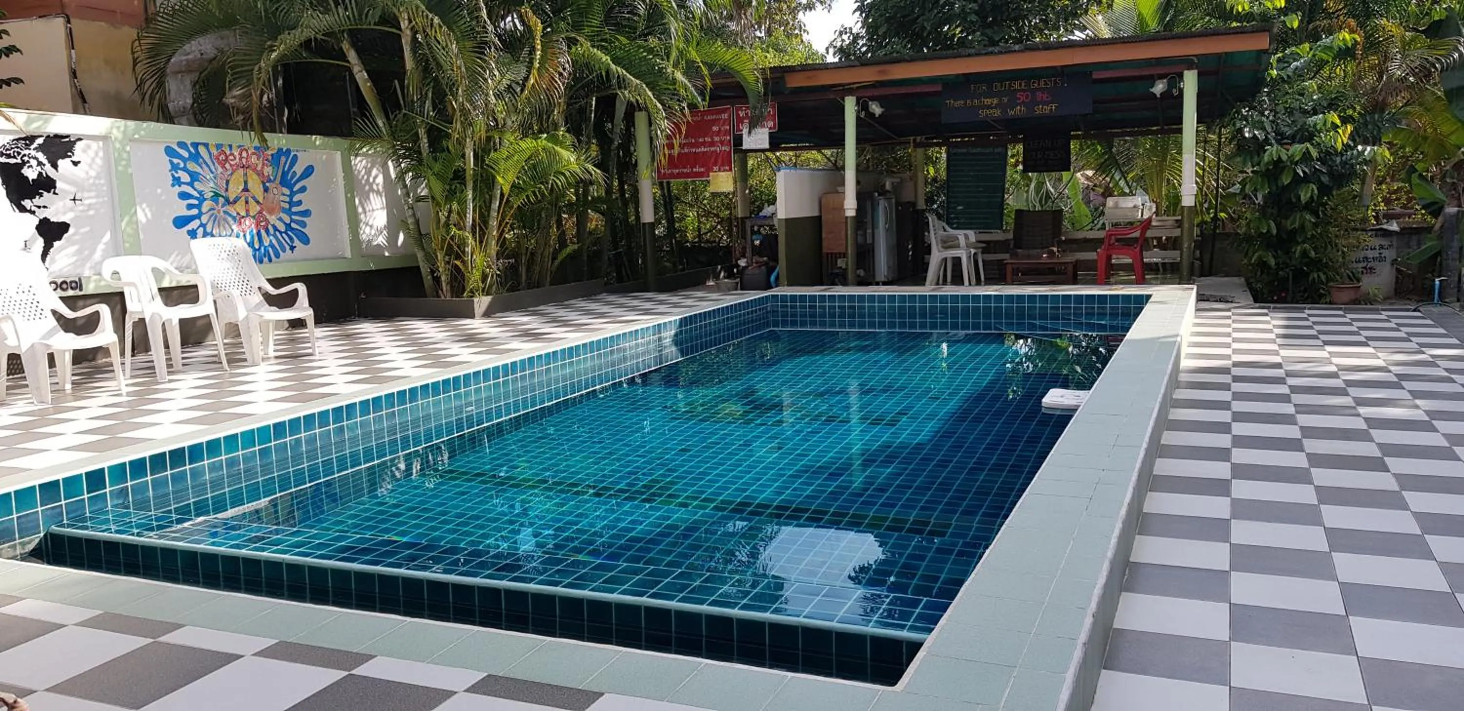 Swimming pool in Peace of Love Pai