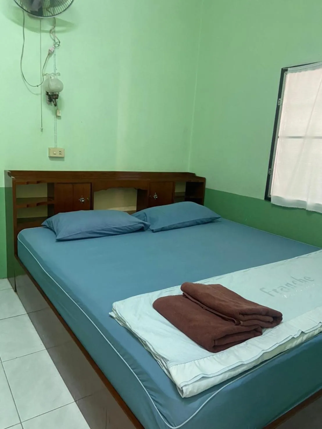Bed in Peace of Love Pai