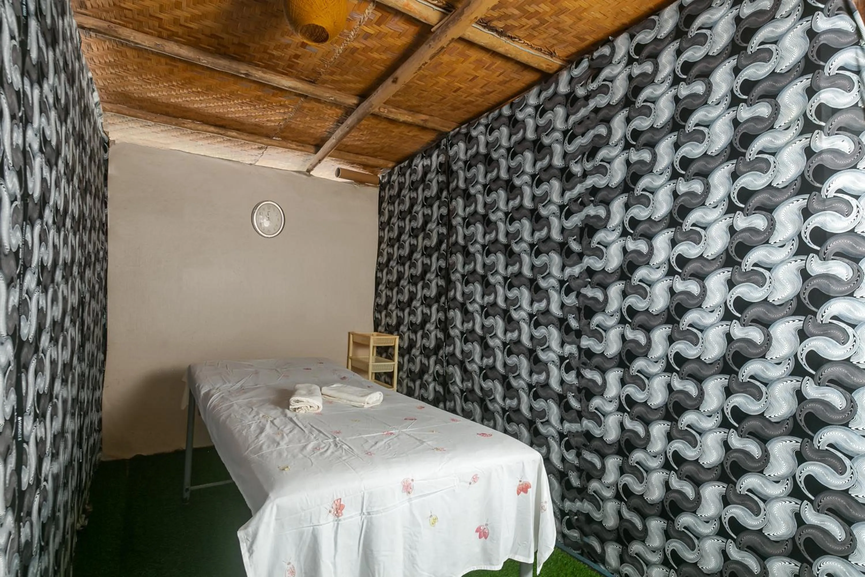 Massage, Bed in Dream jet suites