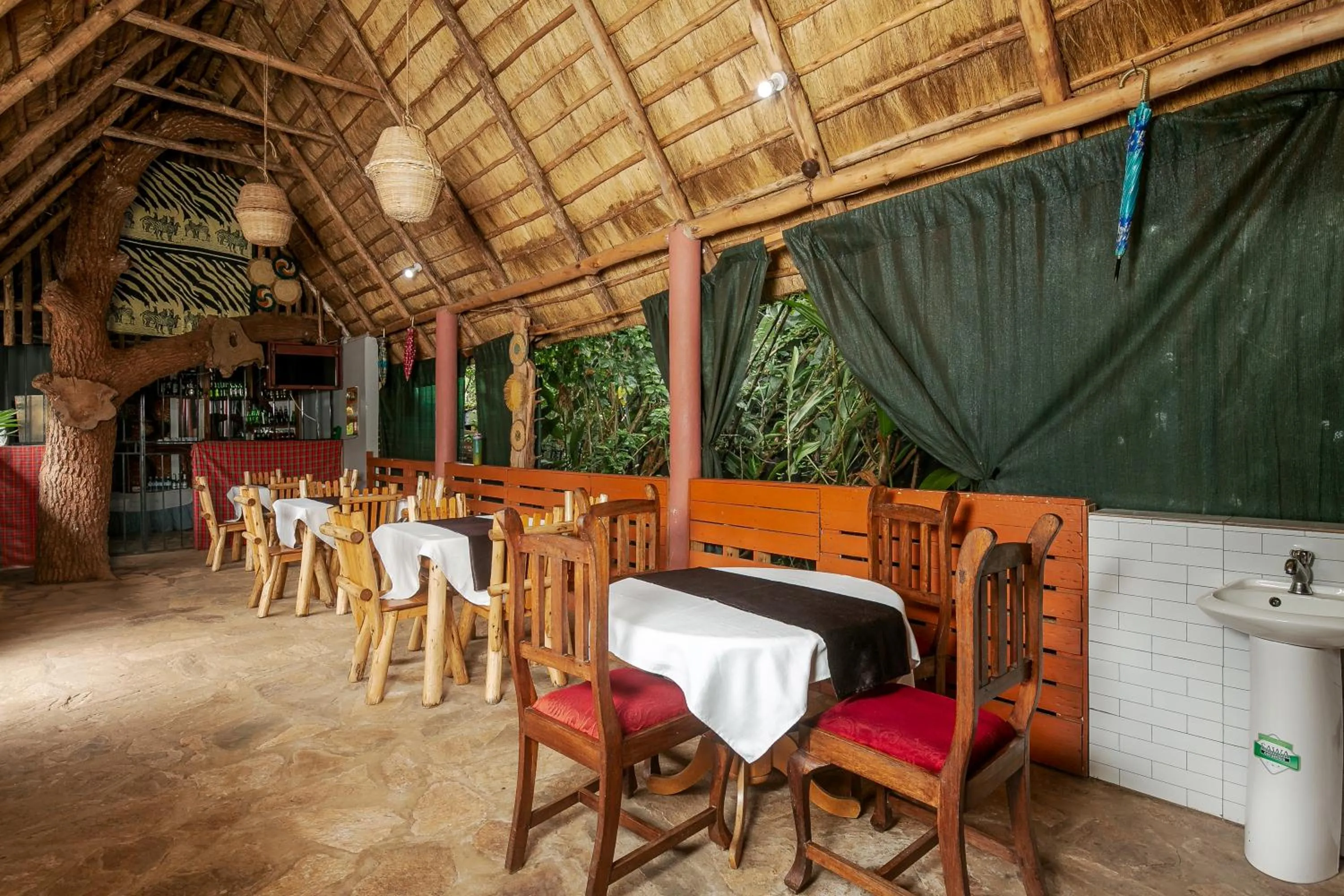 Restaurant/places to eat in Dream jet suites