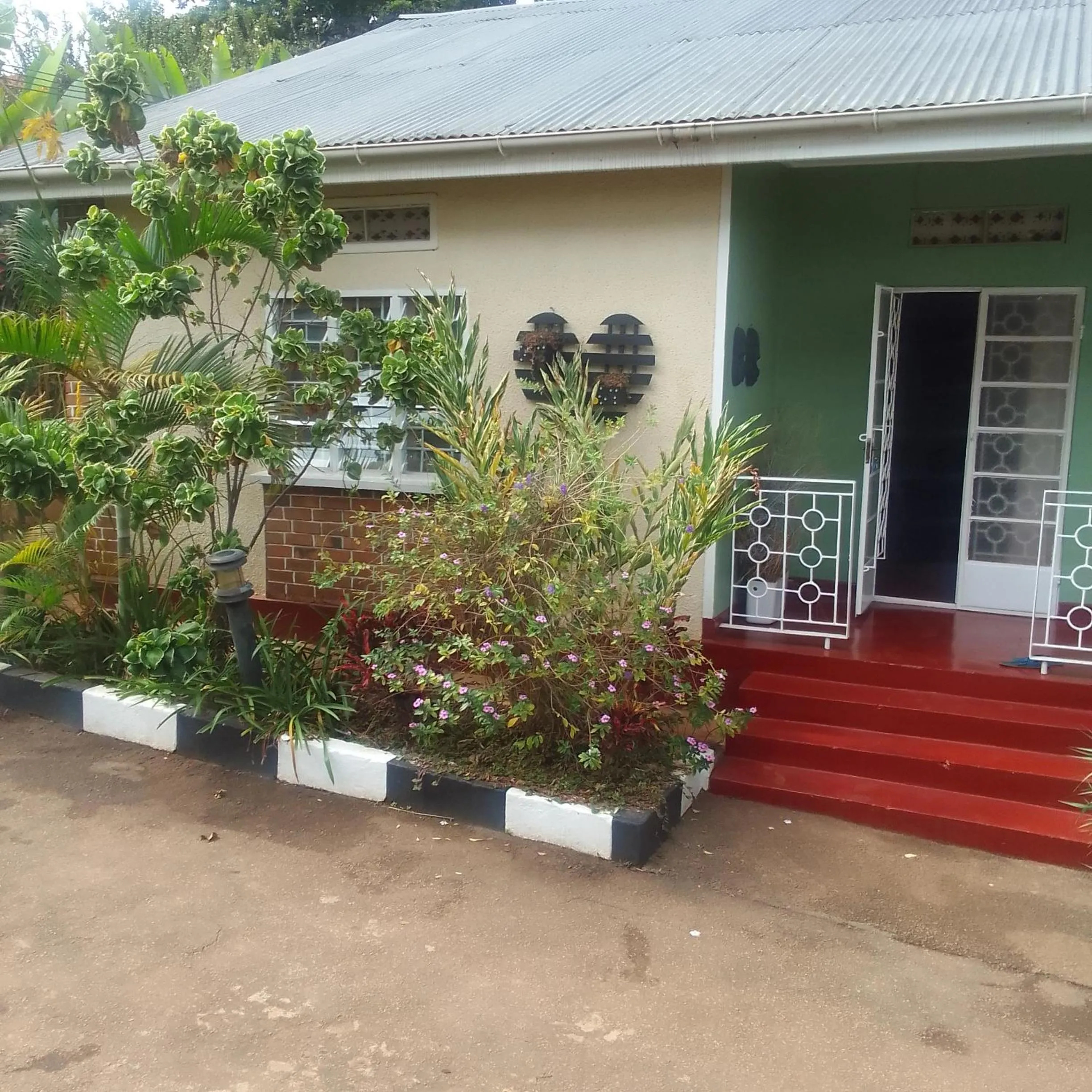 Facade/entrance in Dream jet suites