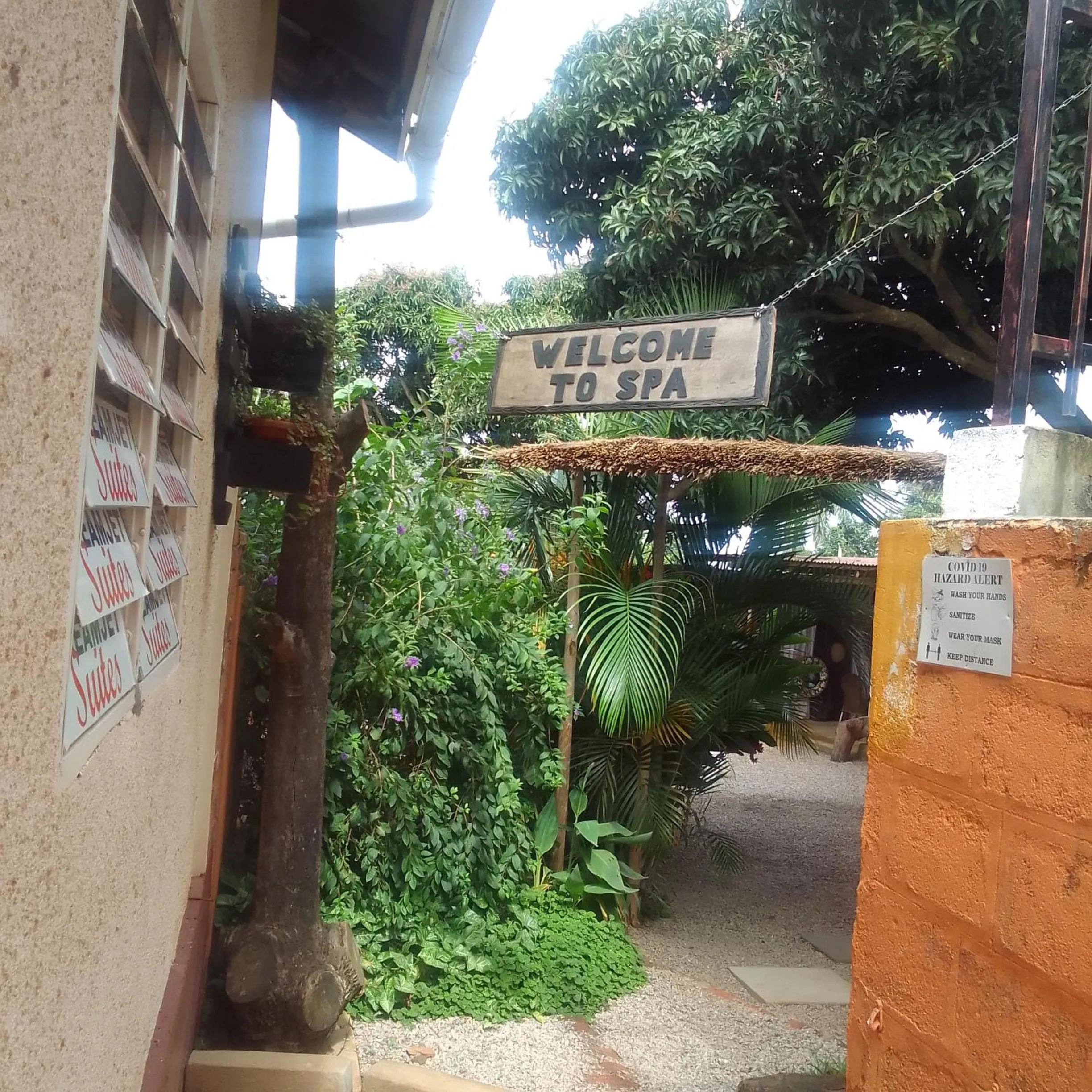 Facade/entrance in Dream jet suites