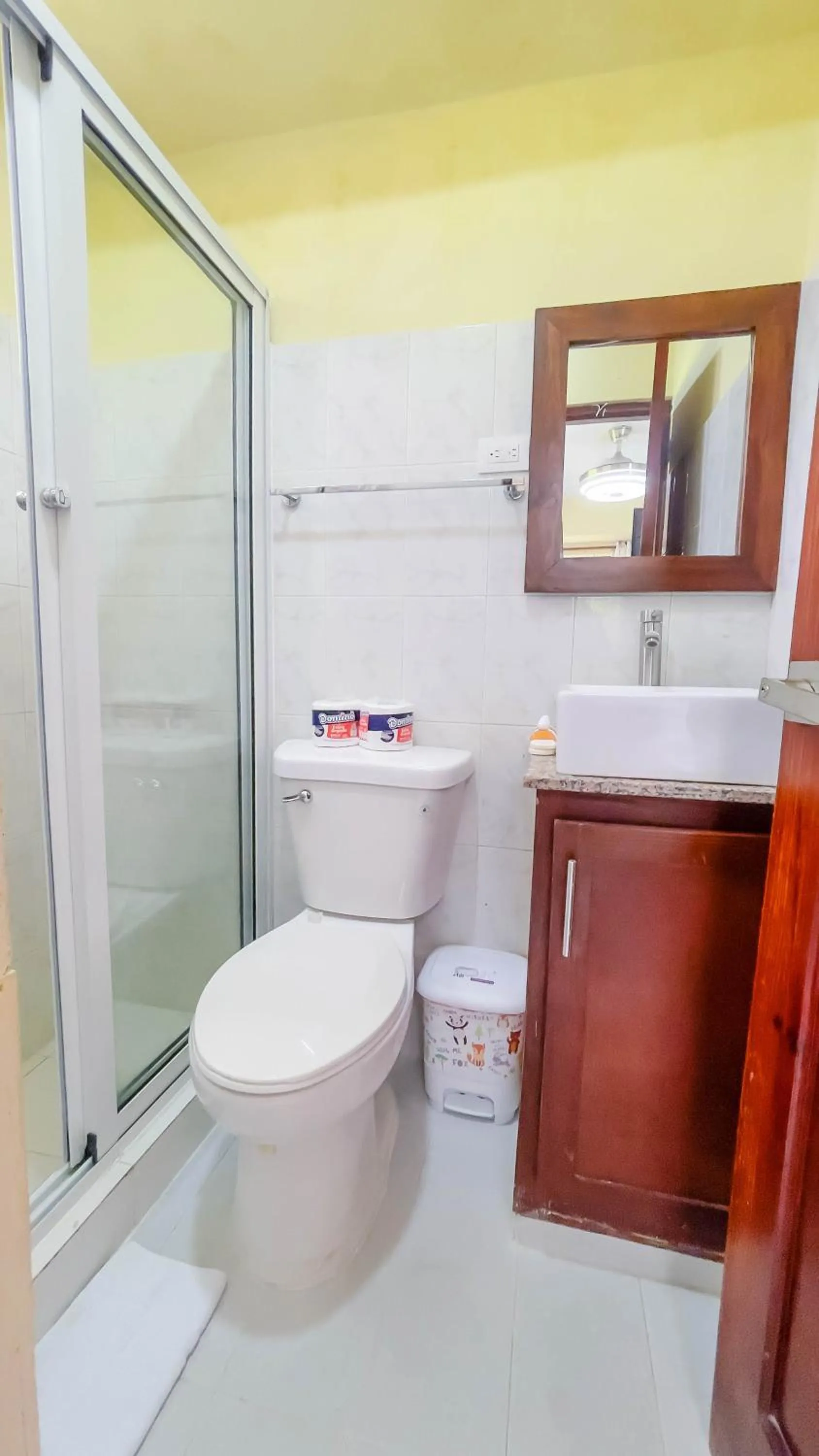 Shower in Hotel Turístico Marian