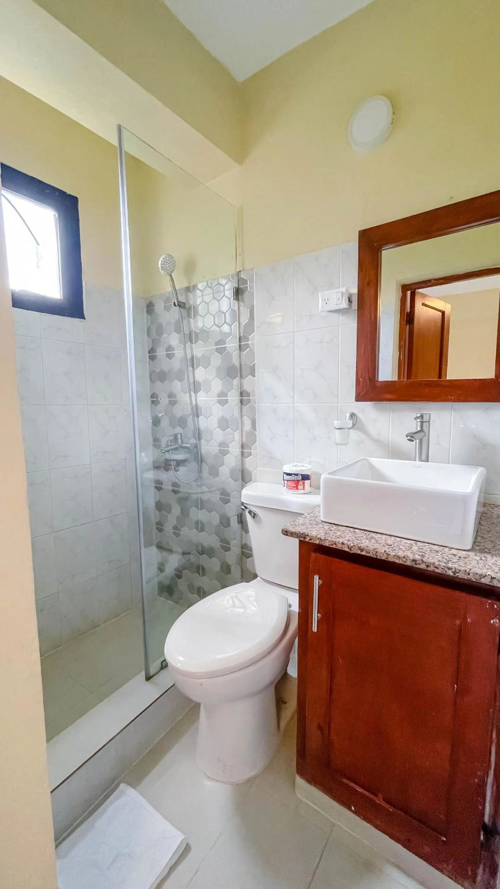 Shower in Hotel Turístico Marian