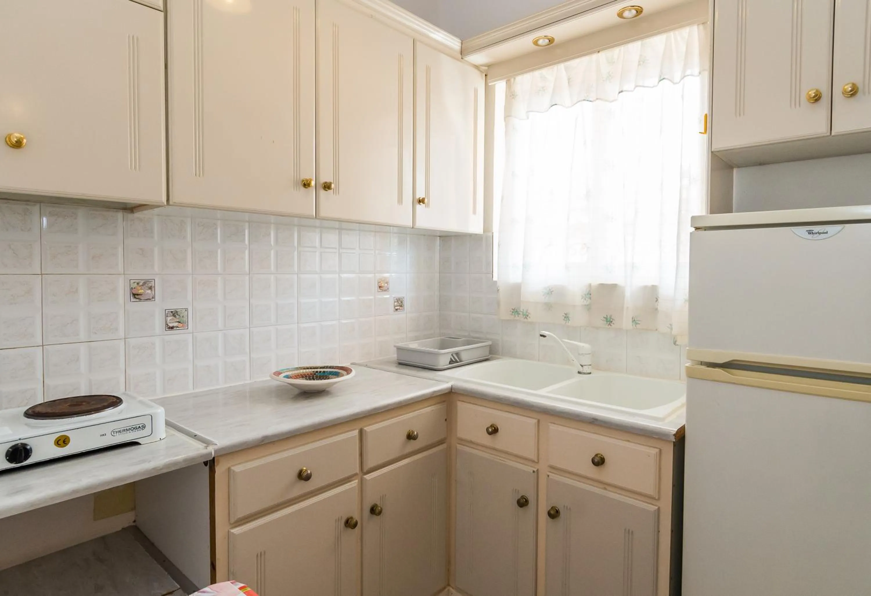 Kitchen or kitchenette in Julias Apartments