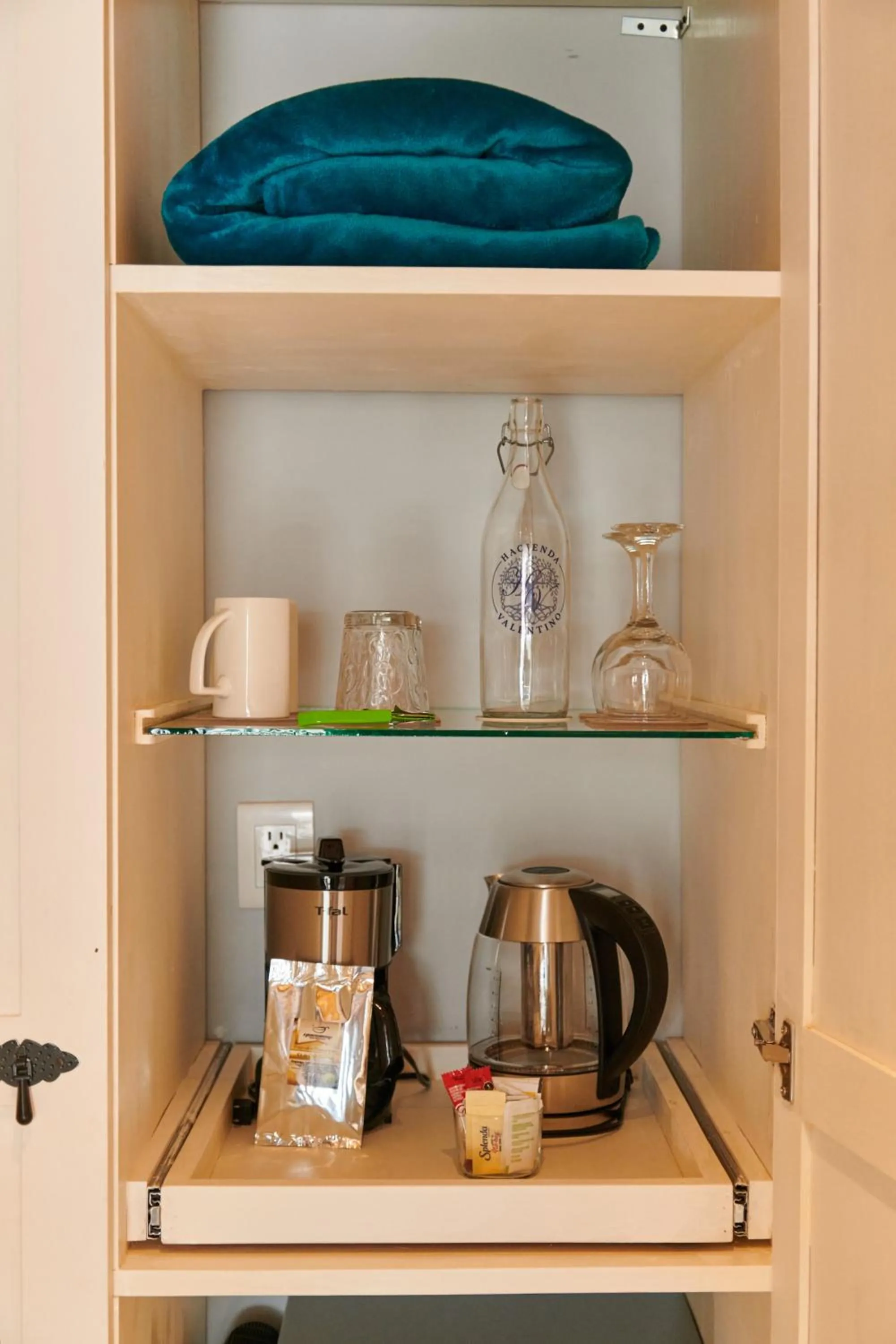 Coffee/tea facilities in Hacienda Valentino