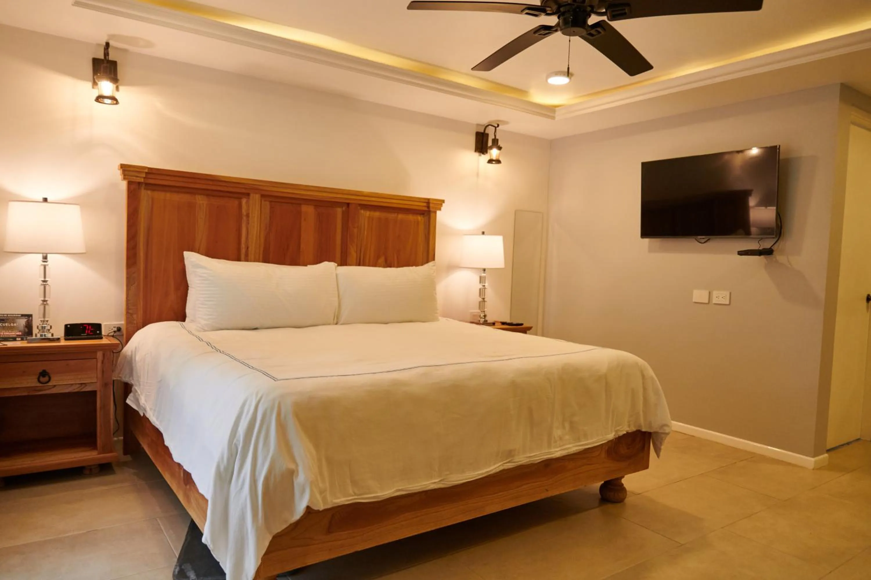 Bedroom, Bed in Hacienda Valentino