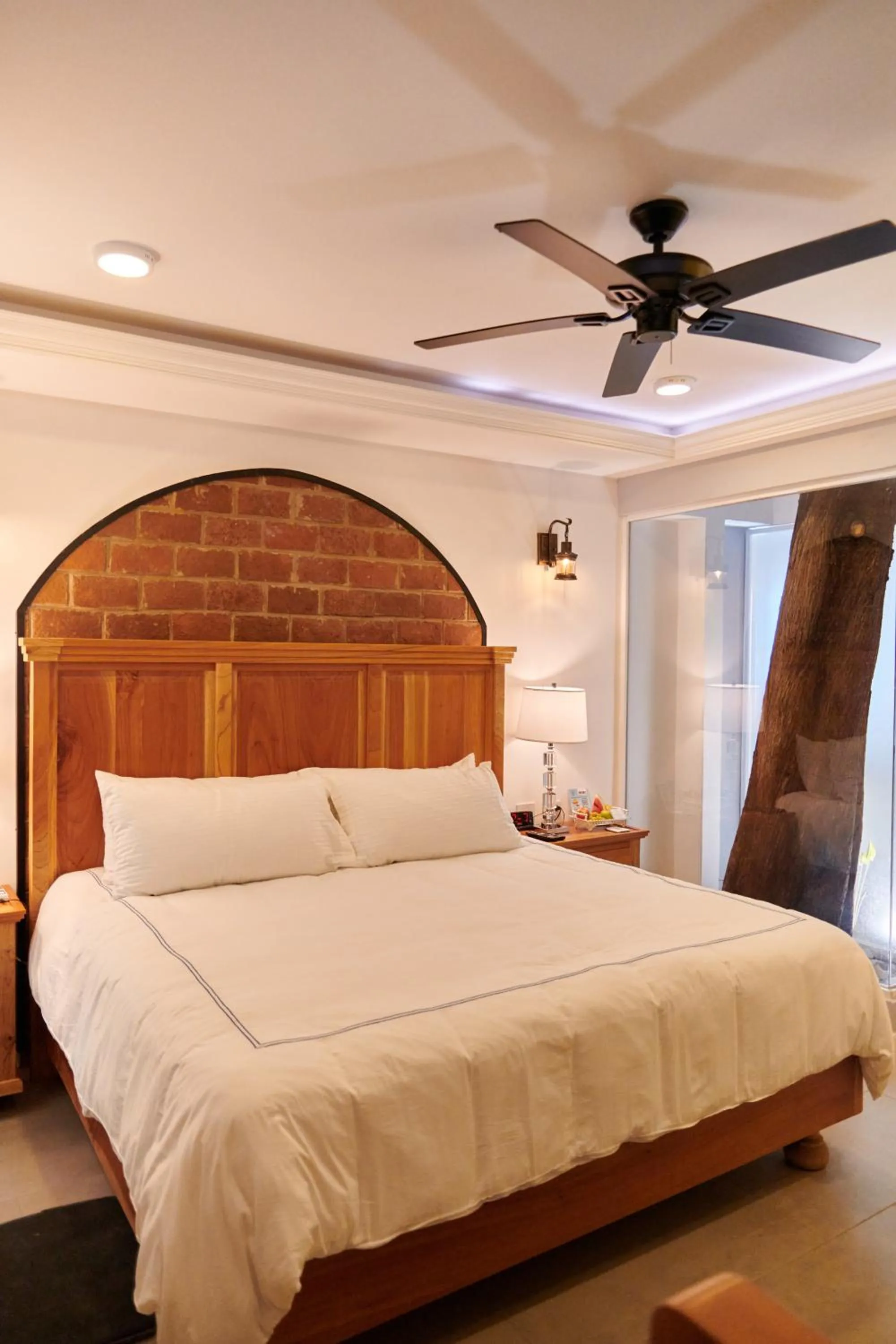 Bedroom, Bed in Hacienda Valentino