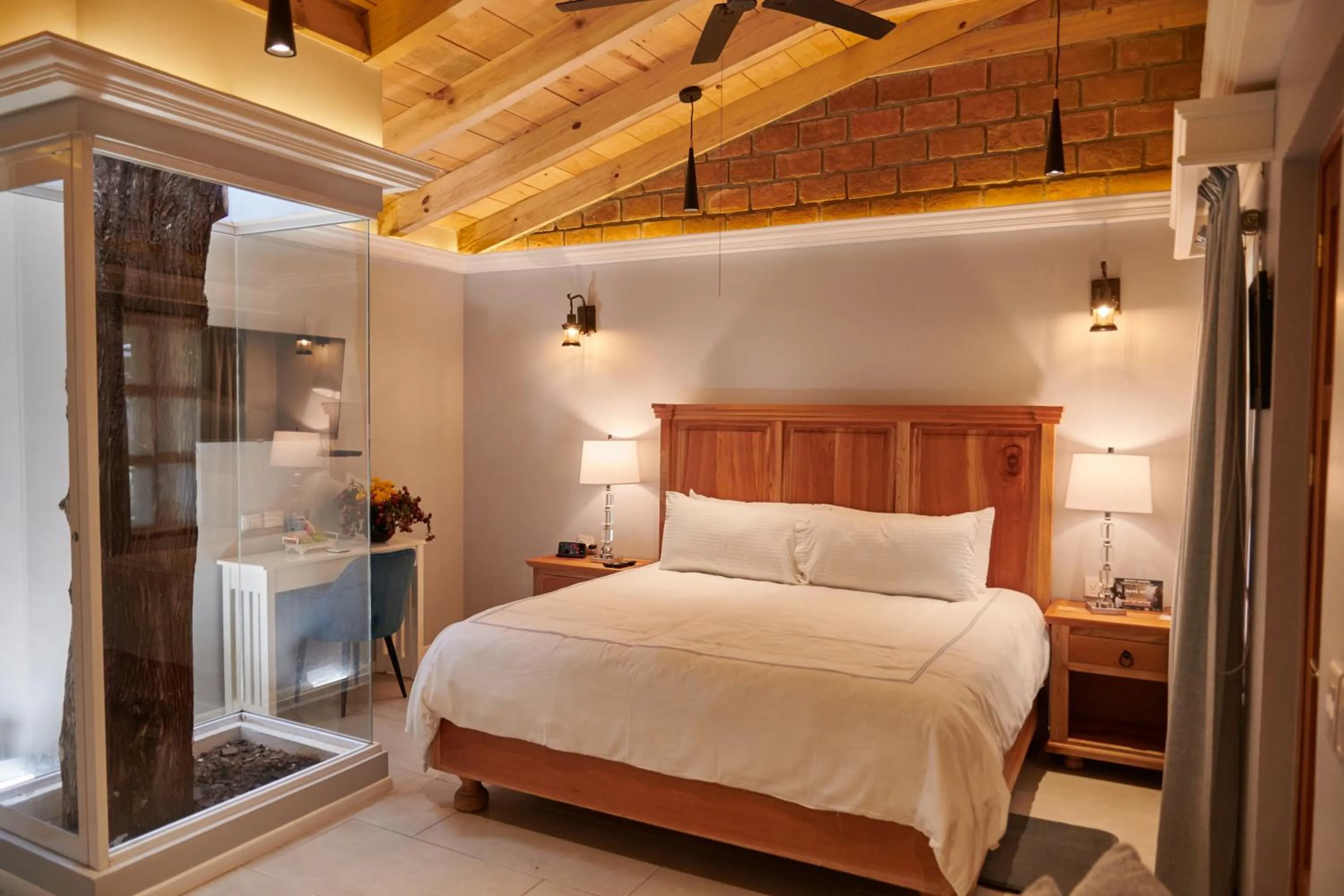 Bedroom, Bed in Hacienda Valentino