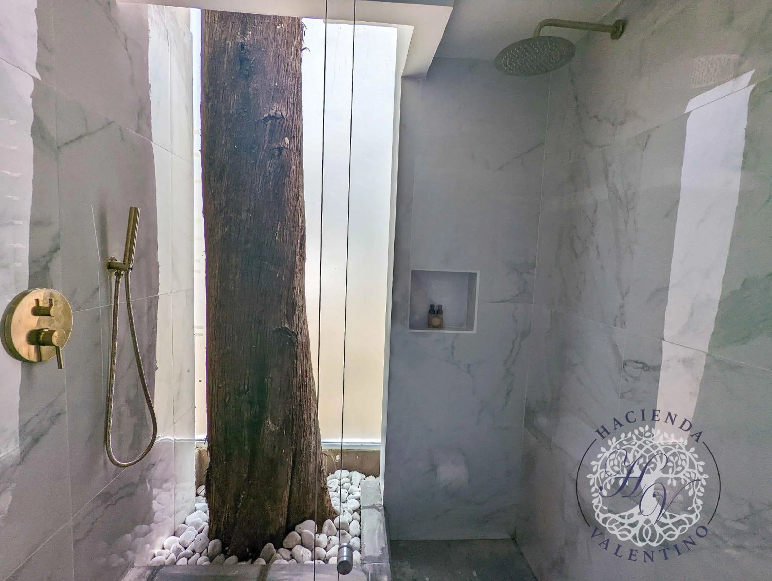 Shower in Hacienda Valentino