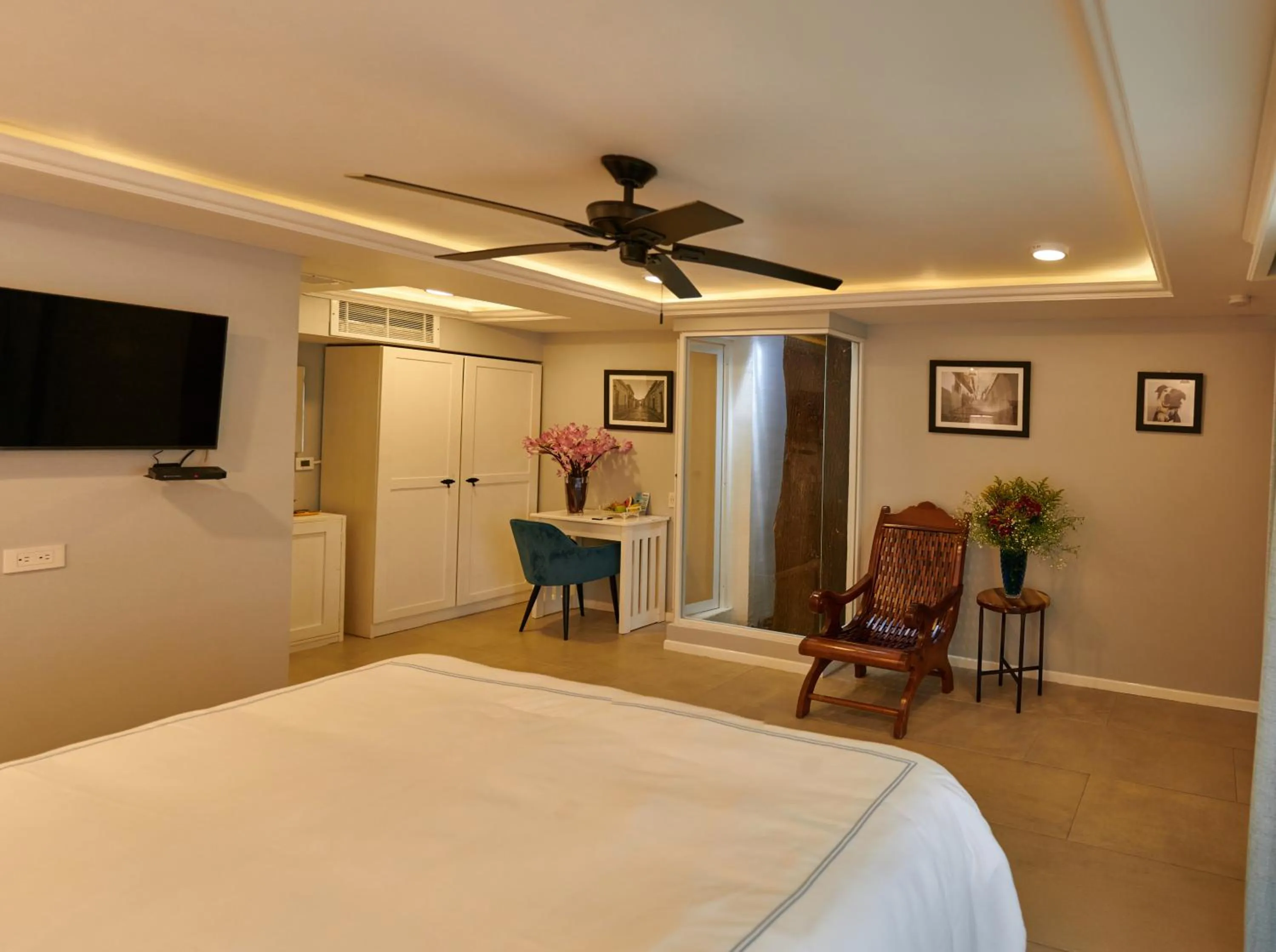 Bedroom, Bed in Hacienda Valentino