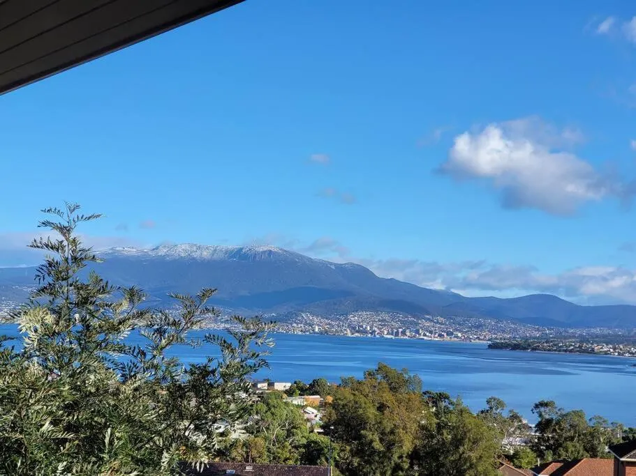 Hobart panoramic view with Spas