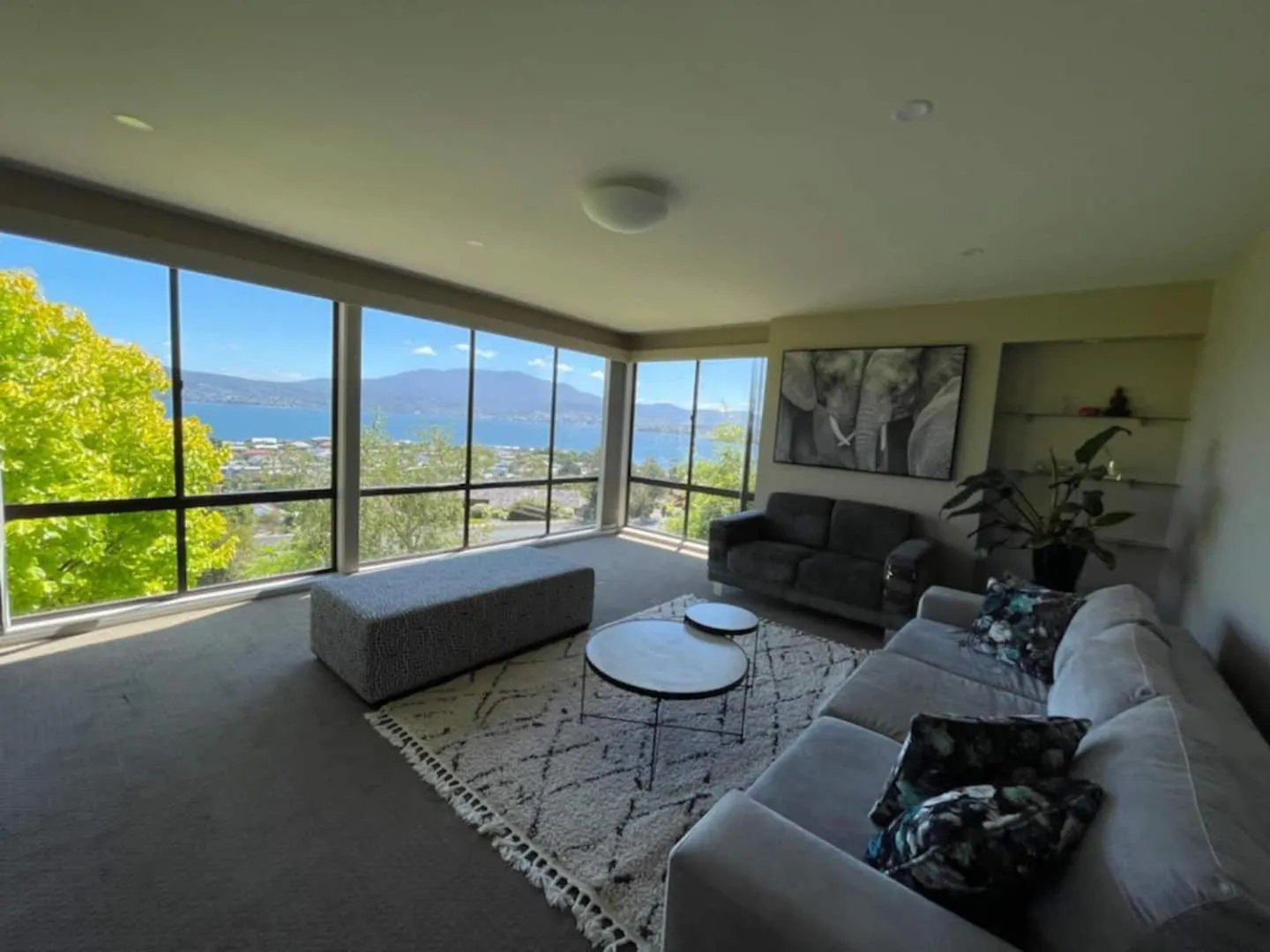 Hobart panoramic view with Spas