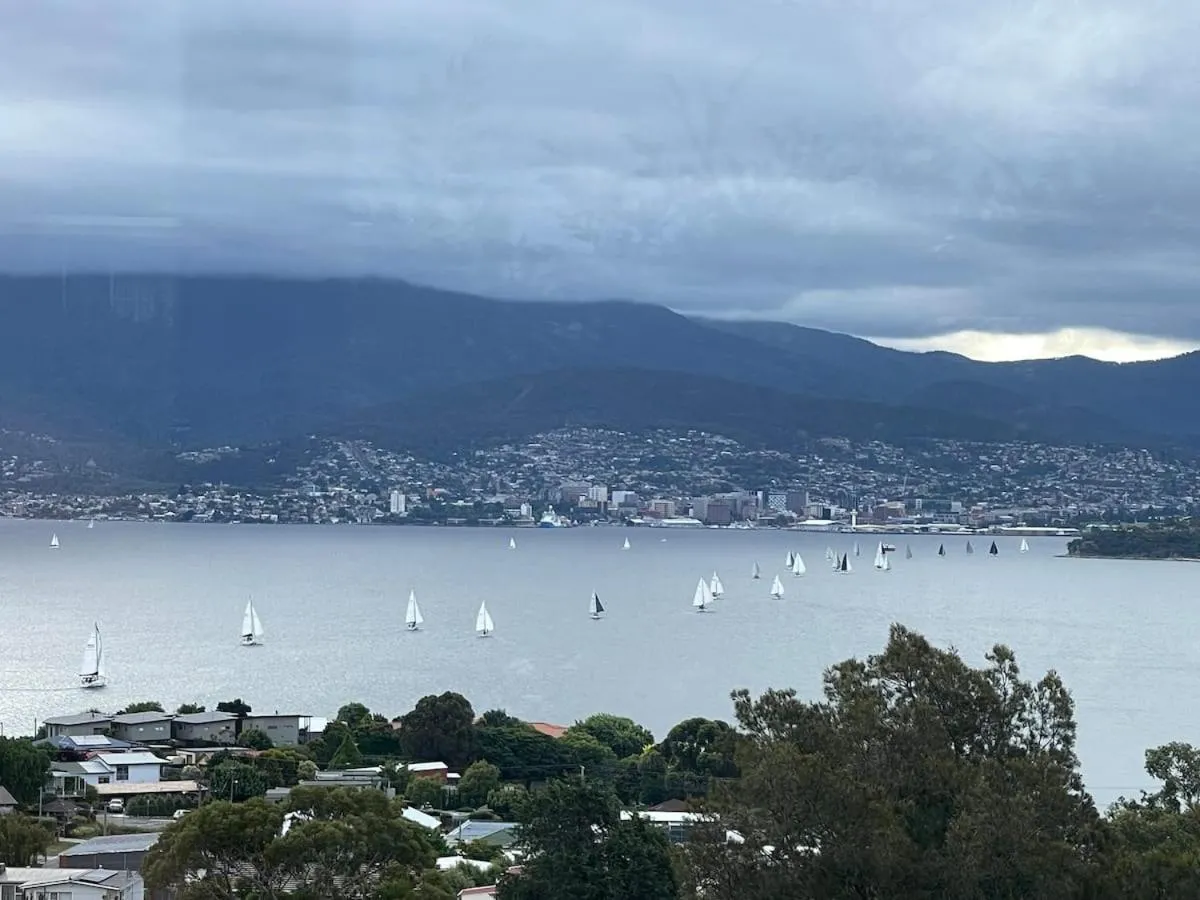 Hobart panoramic view with Spas