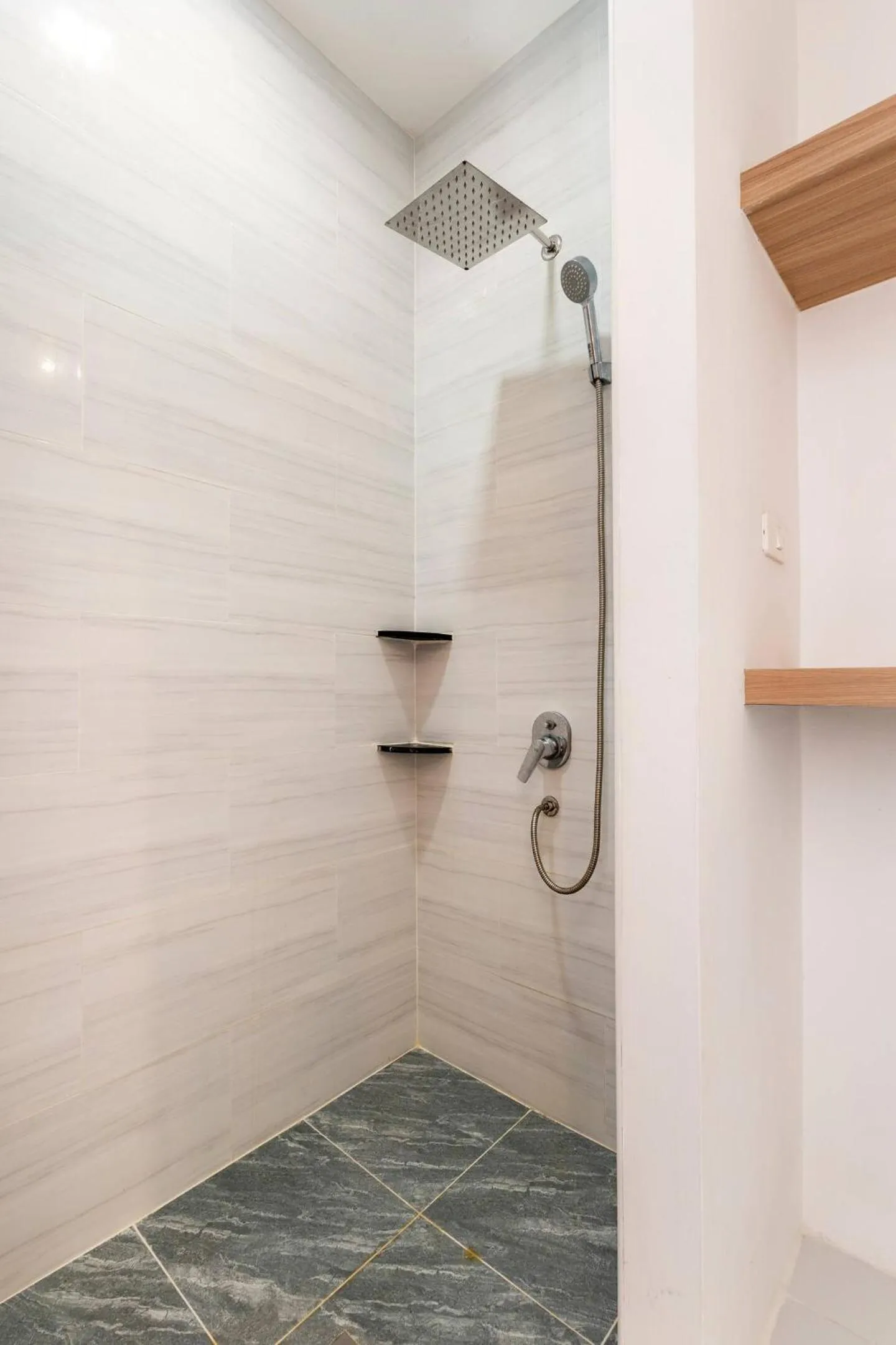 Bathroom in Lae Lay Suites - Karon Beach