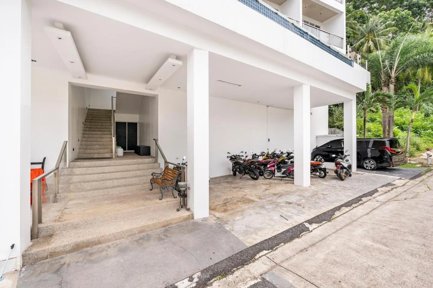 Property building in Lae Lay Suites - Karon Beach