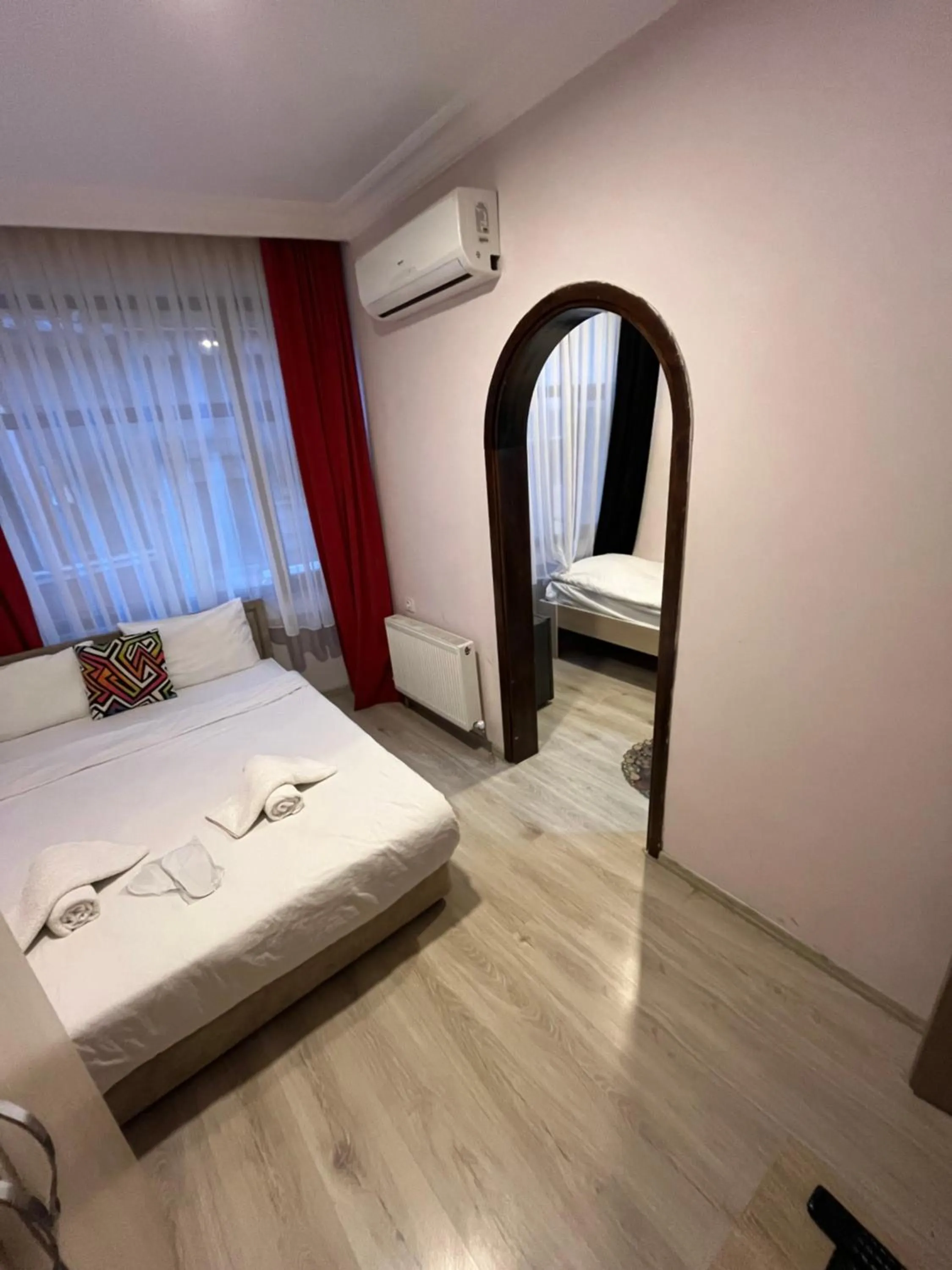 Bed in moonlight (AY IŞIĞI )