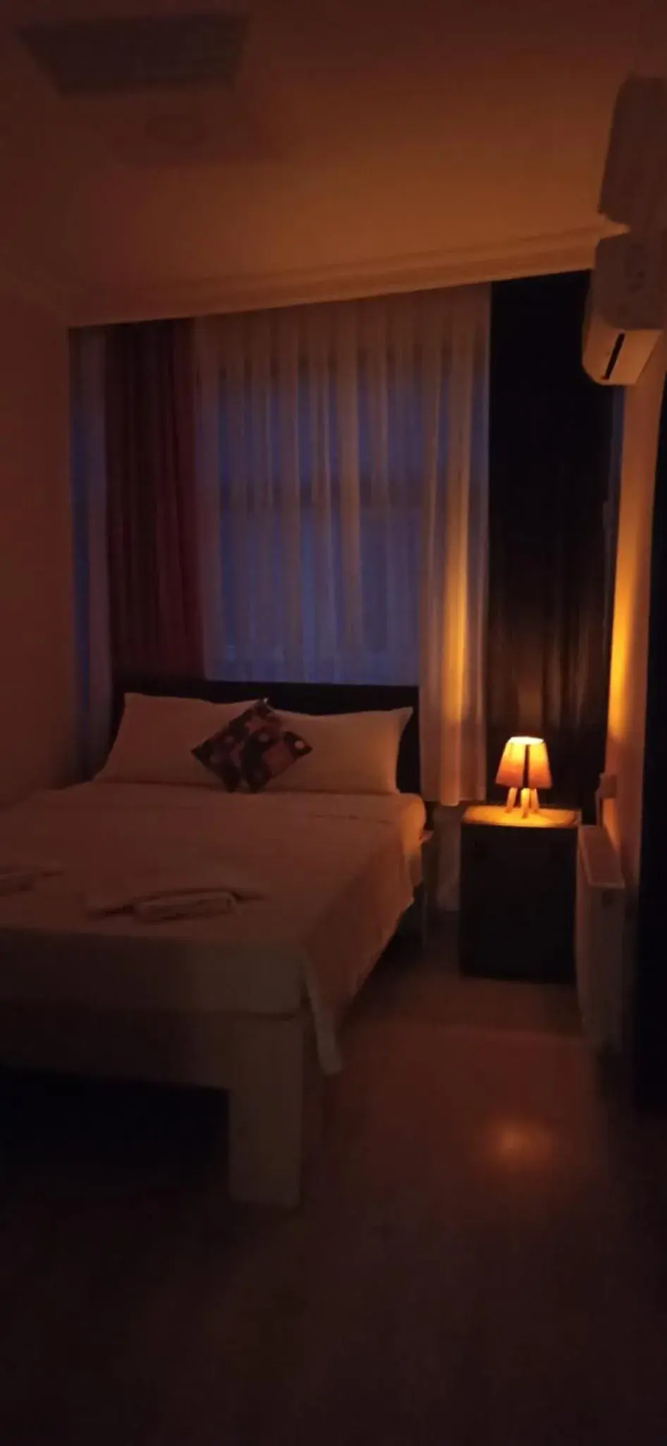 Bed in moonlight (AY IŞIĞI ) Bed in moonlight (AY IŞIĞI )