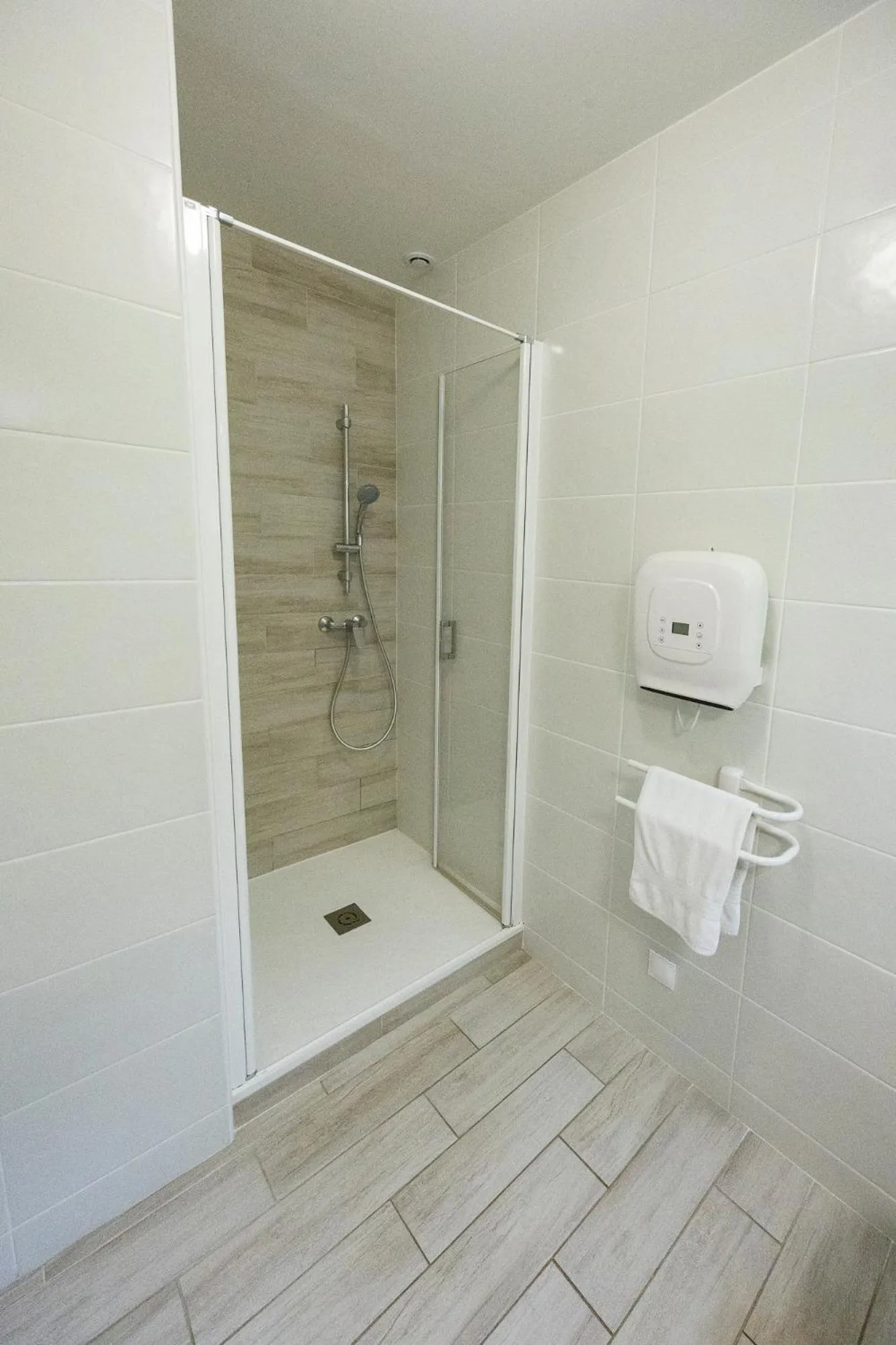 Shower in La Ferme des Denis