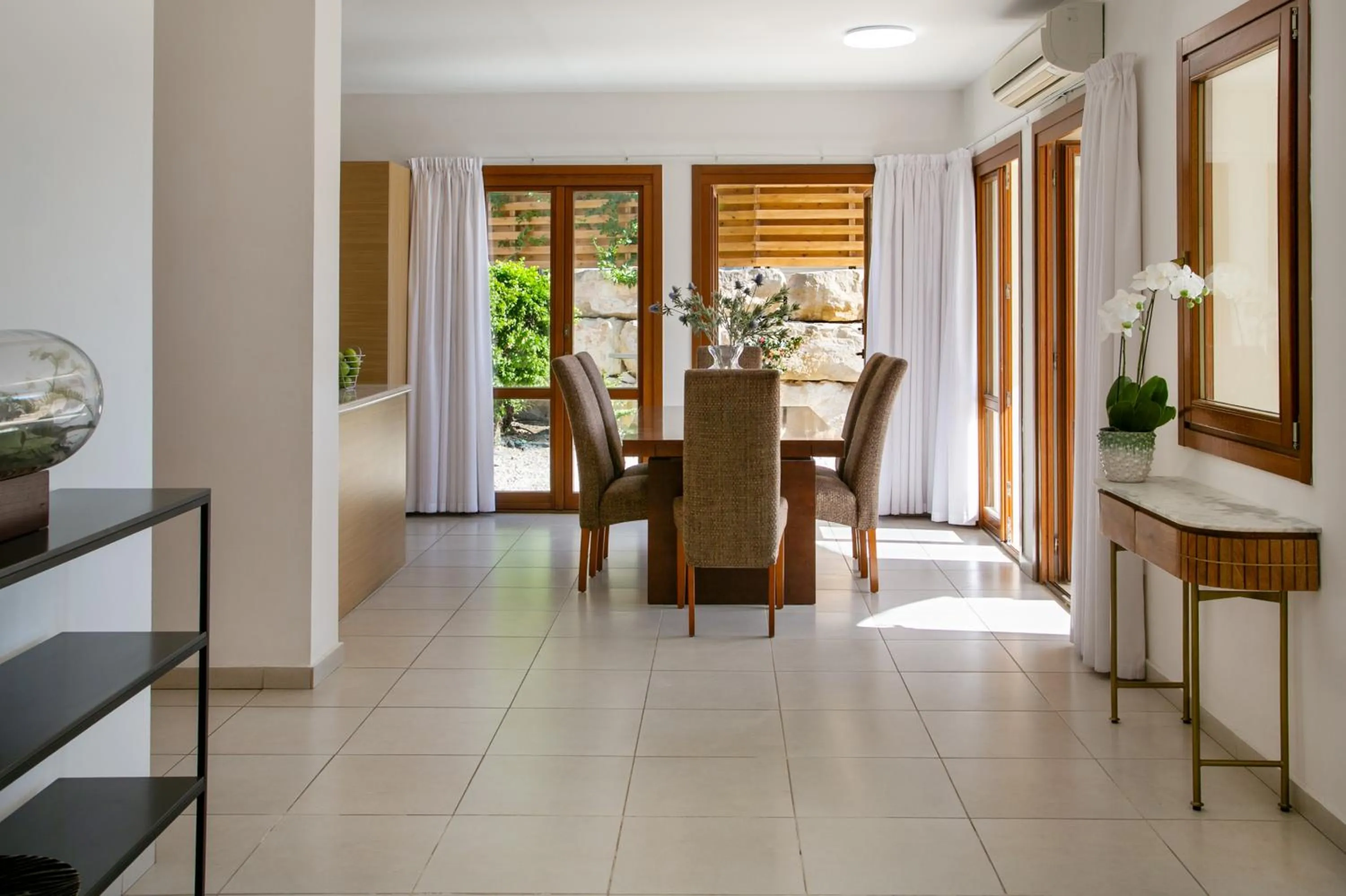 Dining area in Aphrodite Hills Rentals - Junior Villas